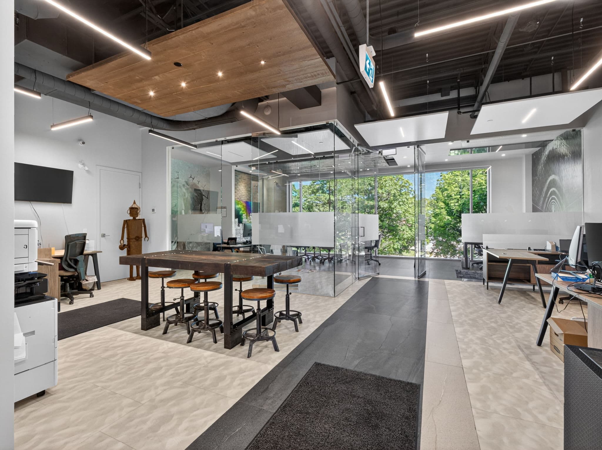 418 Iroquois Shore Rd Unit 207 Oakville, ON L6H 0X7