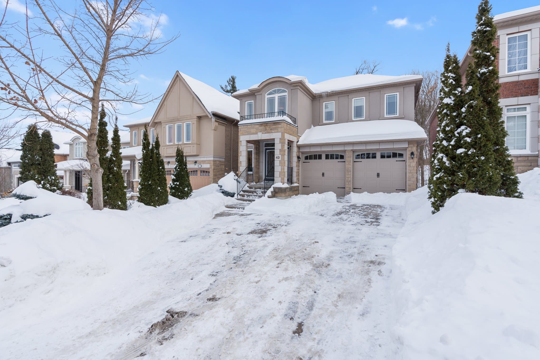 43 Chopin Blvd Vaughan, ON L4J 8Y6