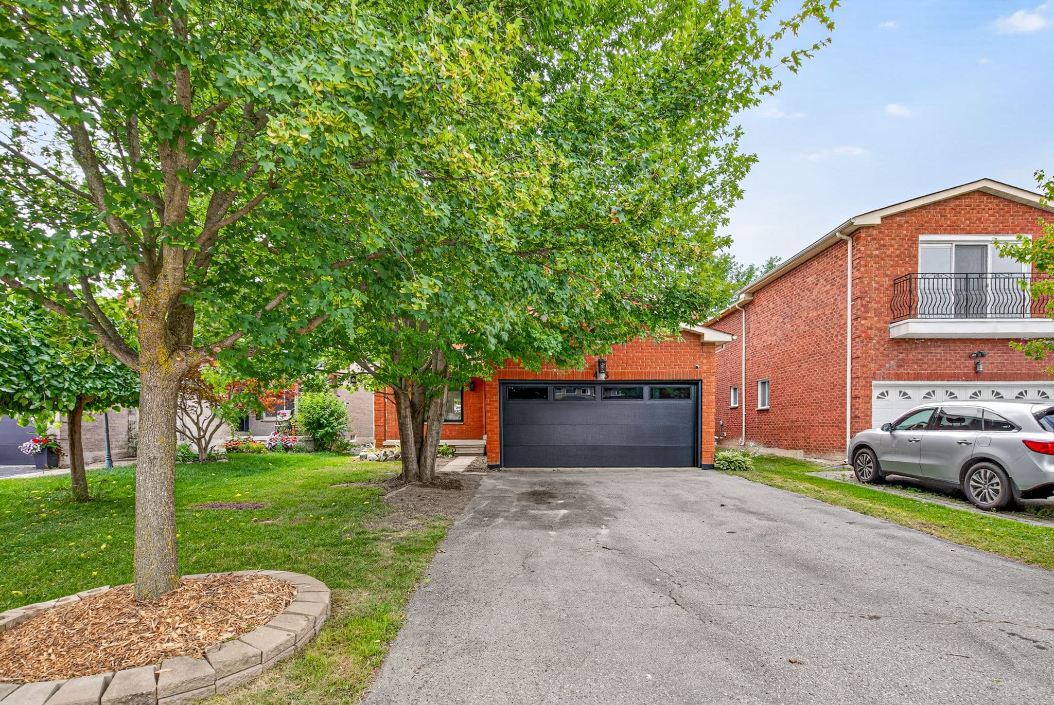 43 Keremeos Crescent Richmond Hill, ON L4C 9R9