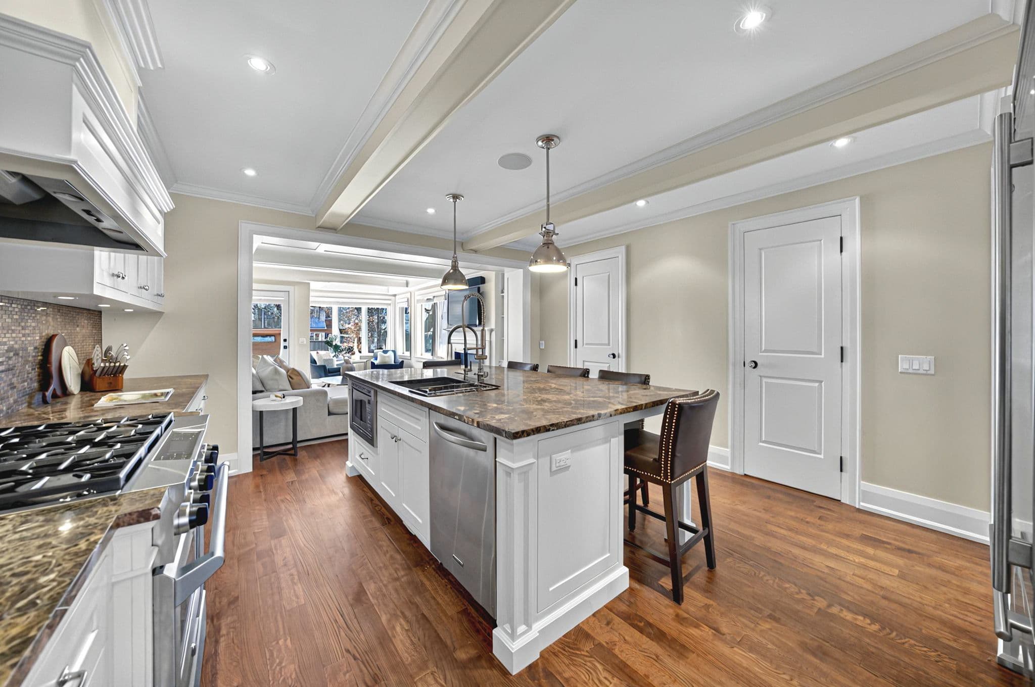 437 Castlefield Ave Toronto, ON M5N 1L4