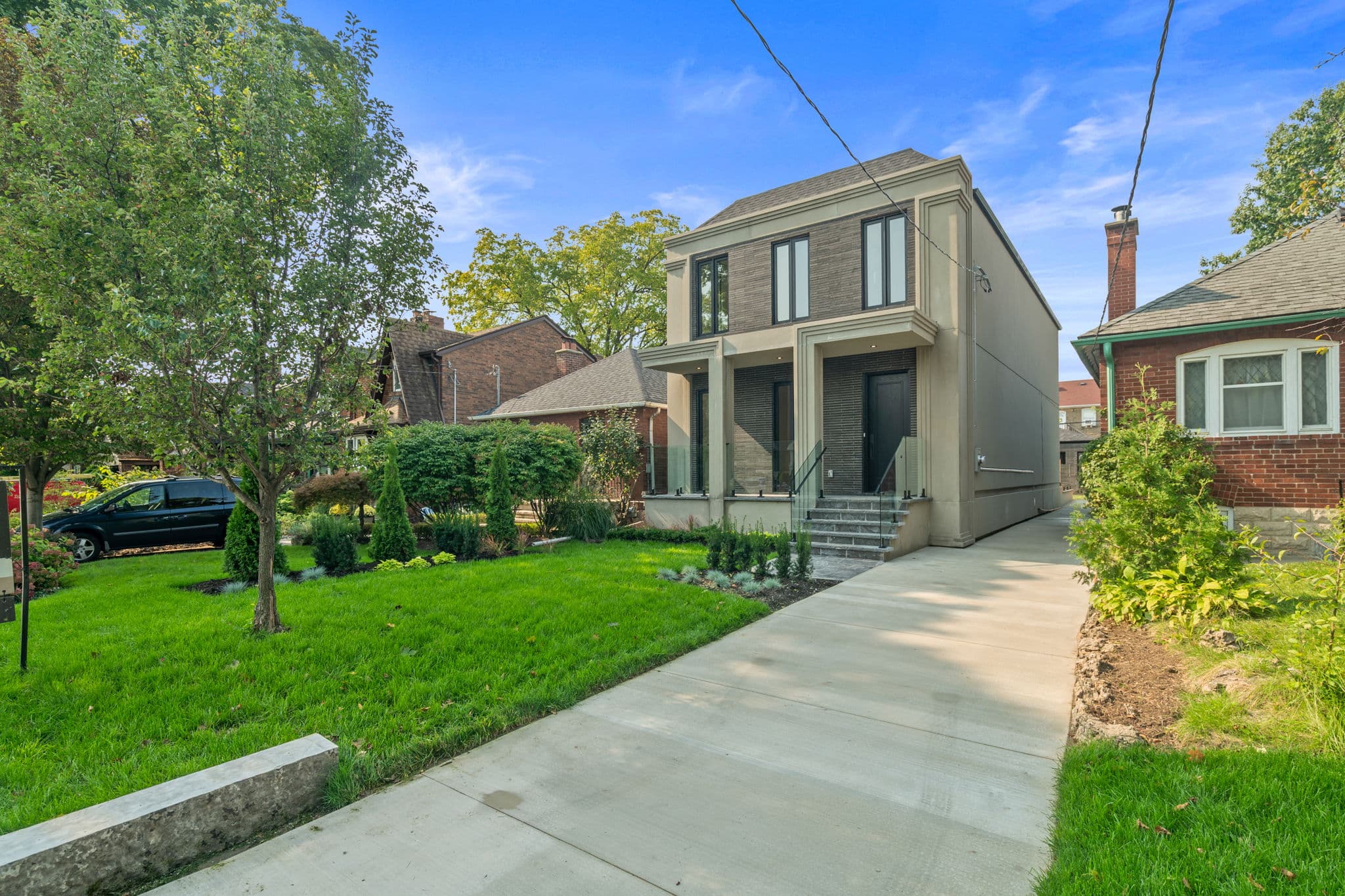 44 Donegall Dr Toronto, ON M4G 3G5