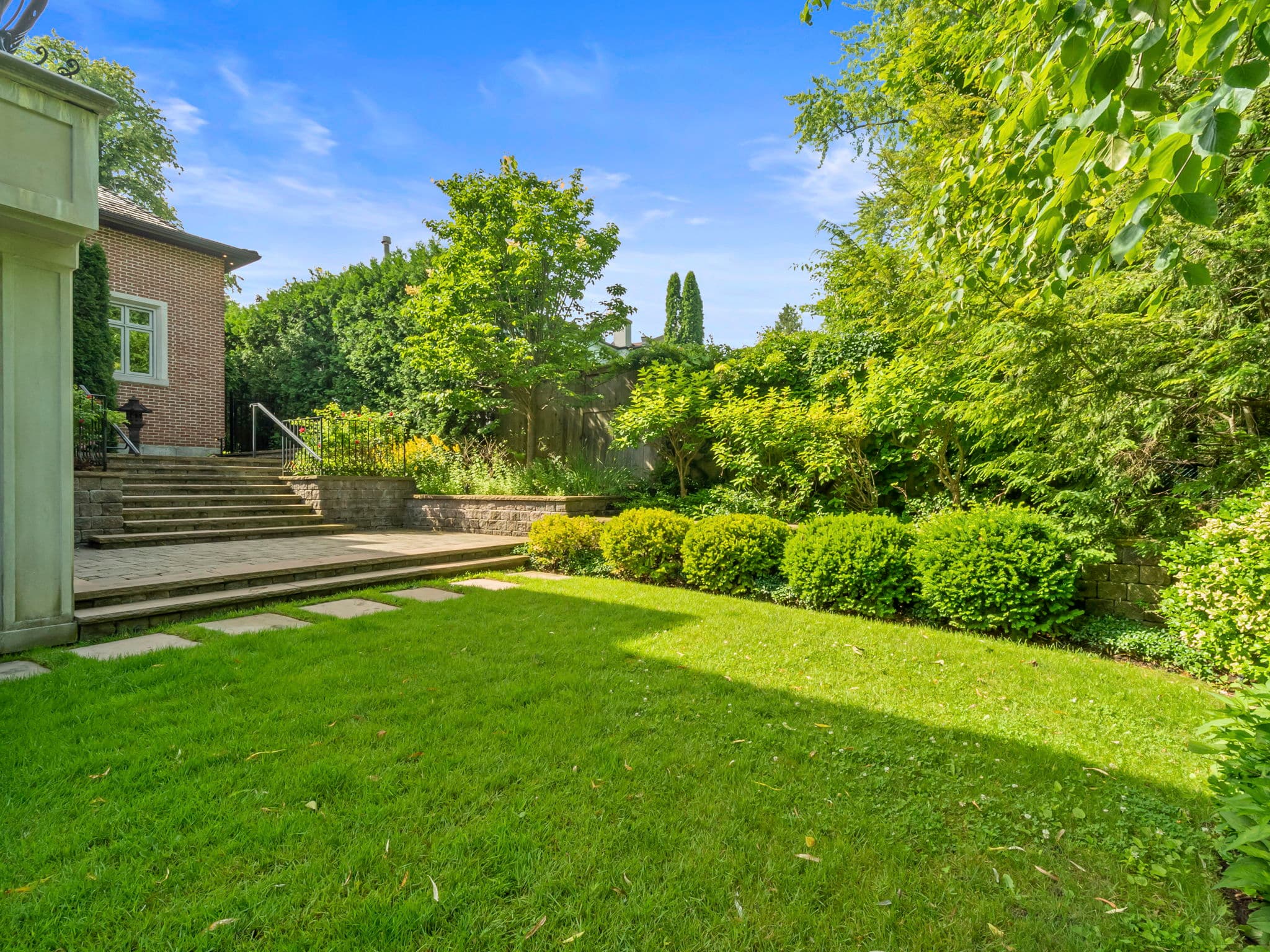 44 Fifeshire Rd Toronto, ON M2L 2G6