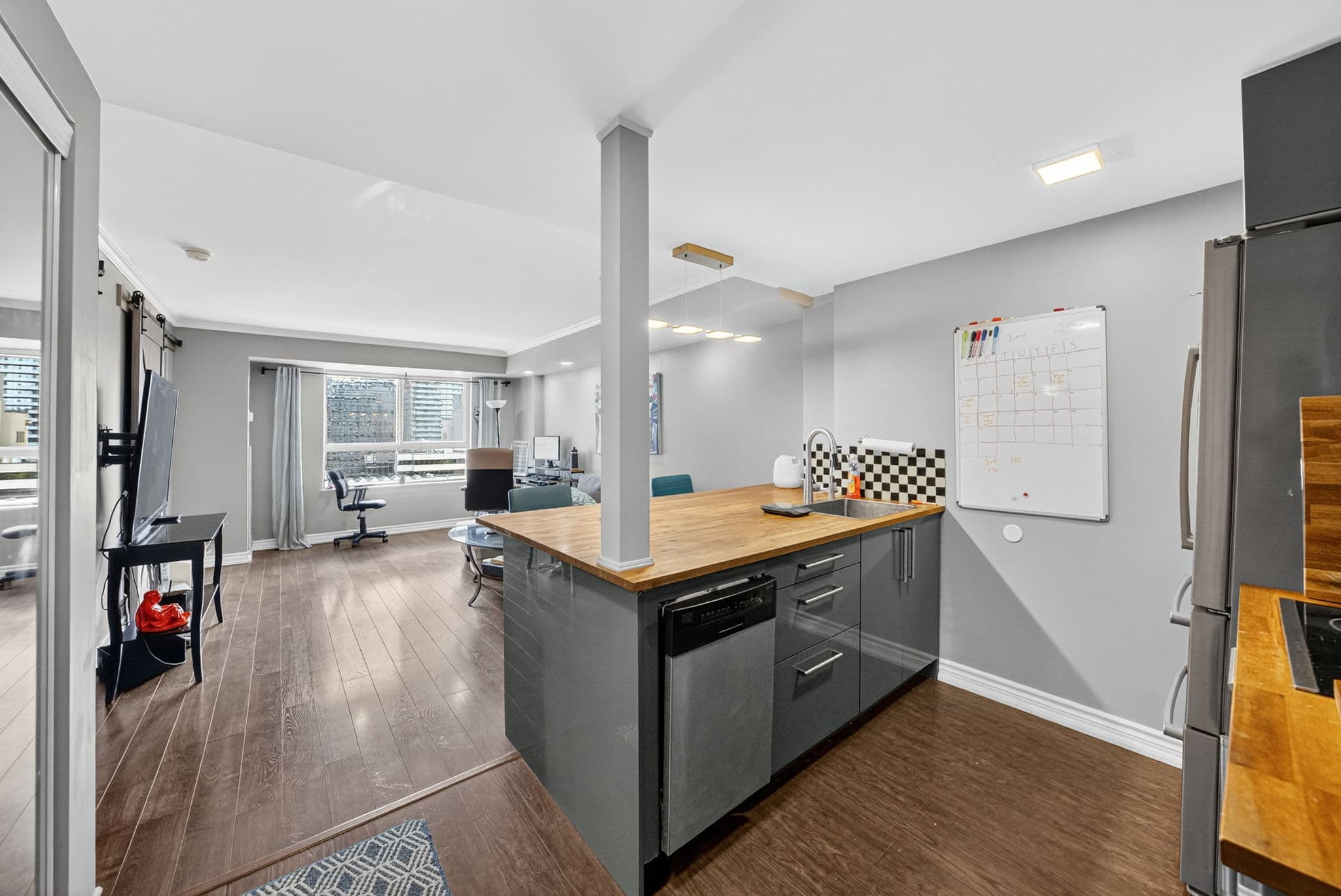44 Gerrard St W Toronto, ON M5G 2K2