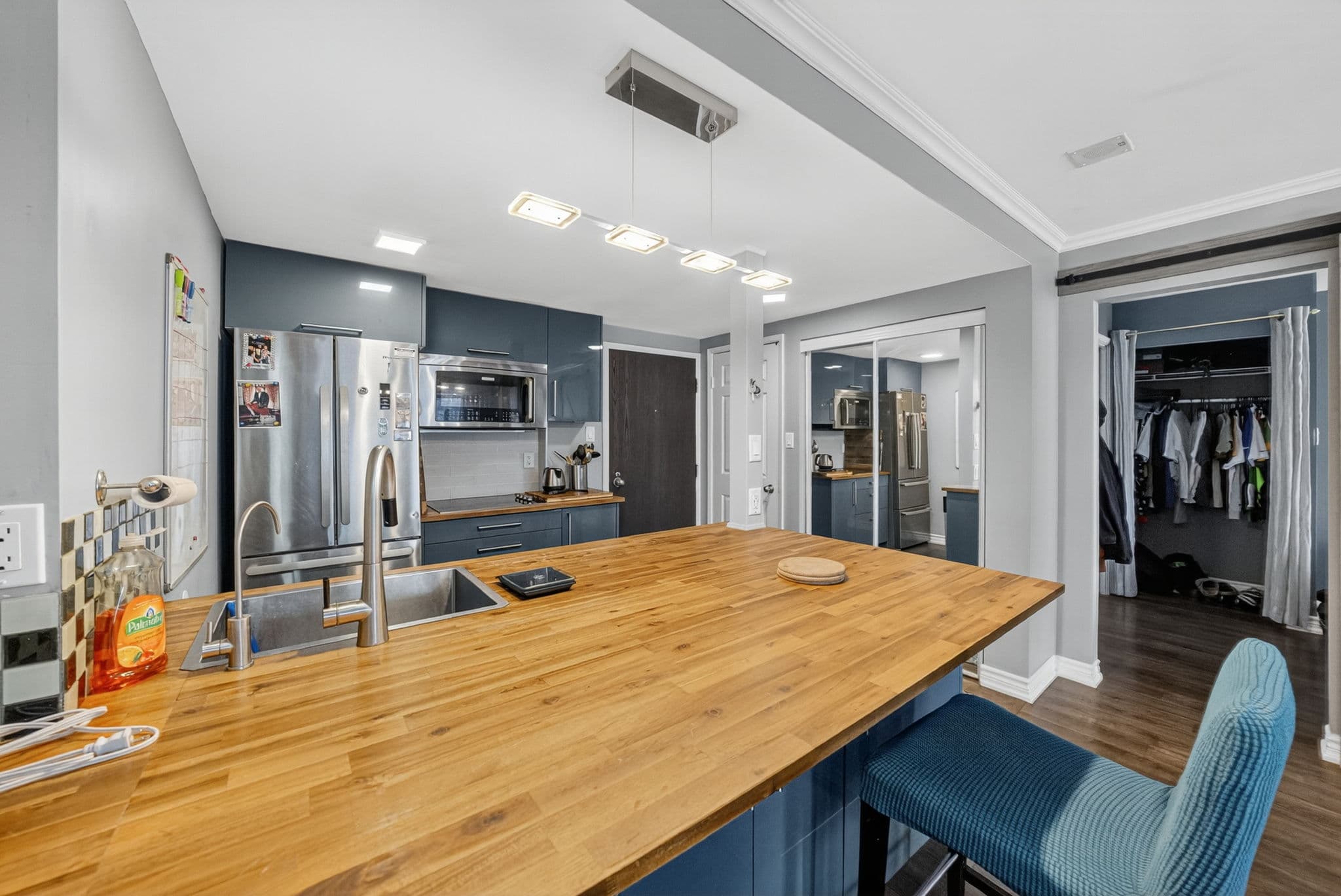 44 Gerrard St W Toronto, ON M5G 2K2