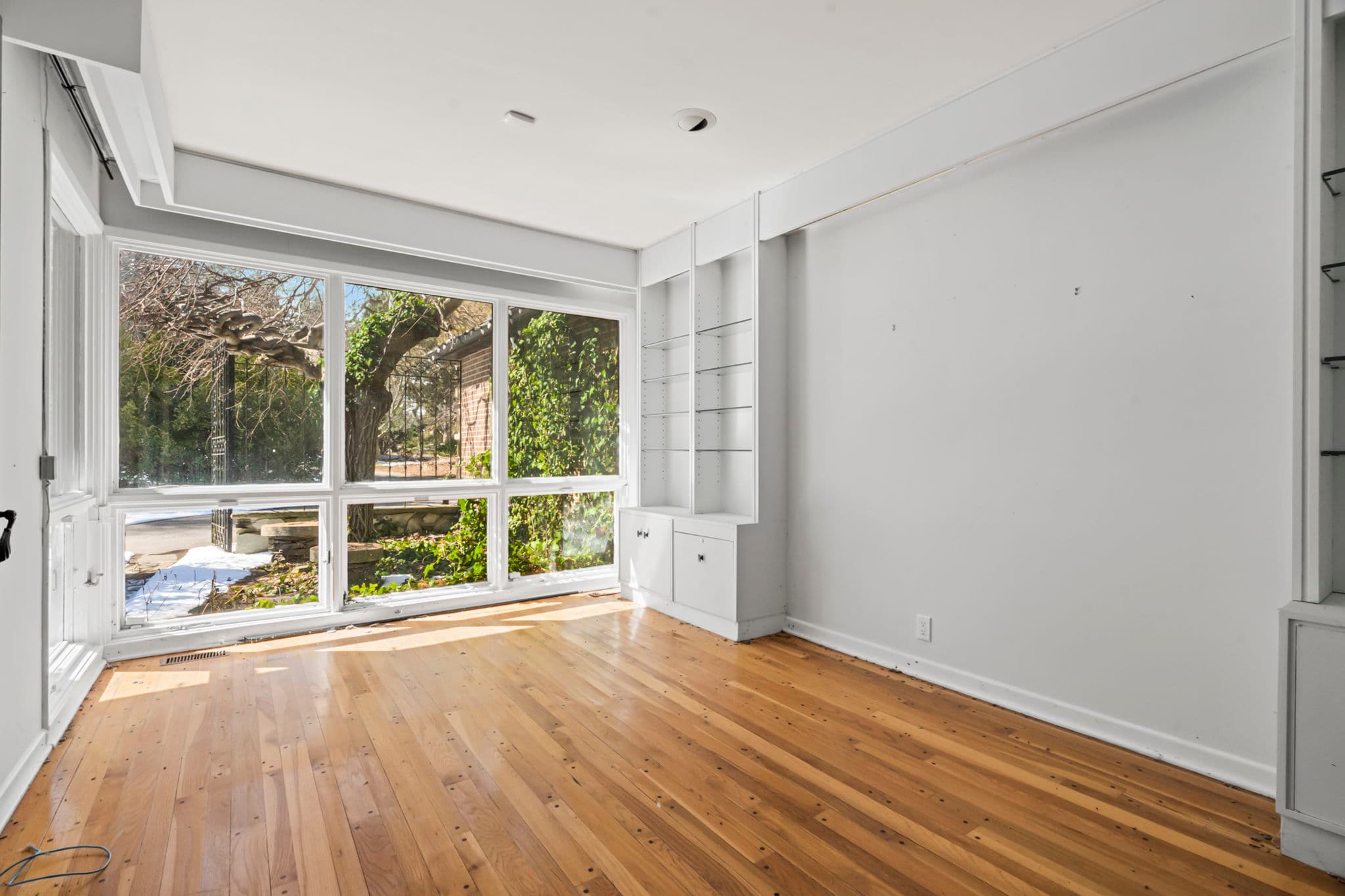 44 The Bridle Path Toronto, ON M2L 1C8