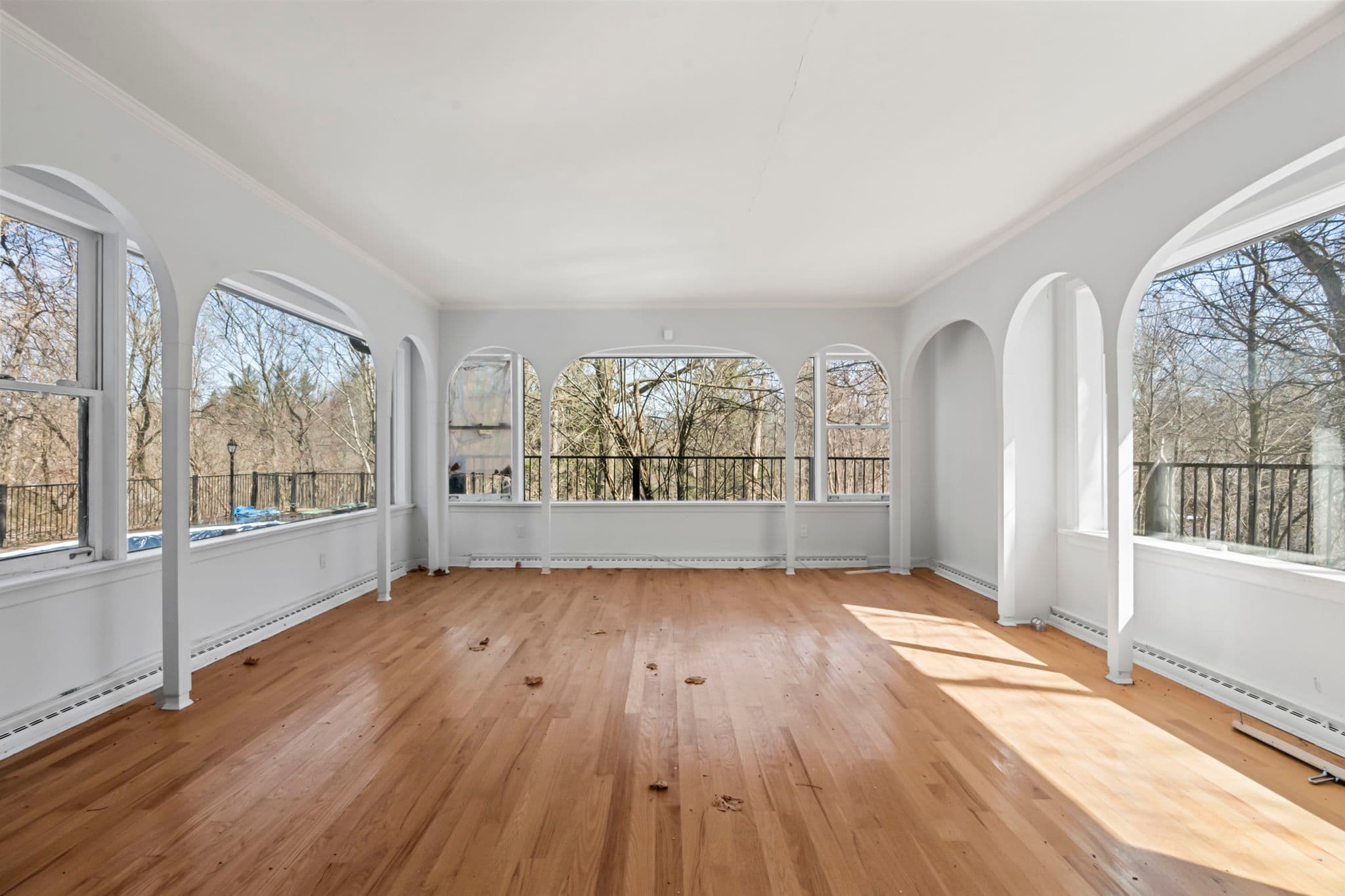 44 The Bridle Path Toronto, ON M2L 1C8