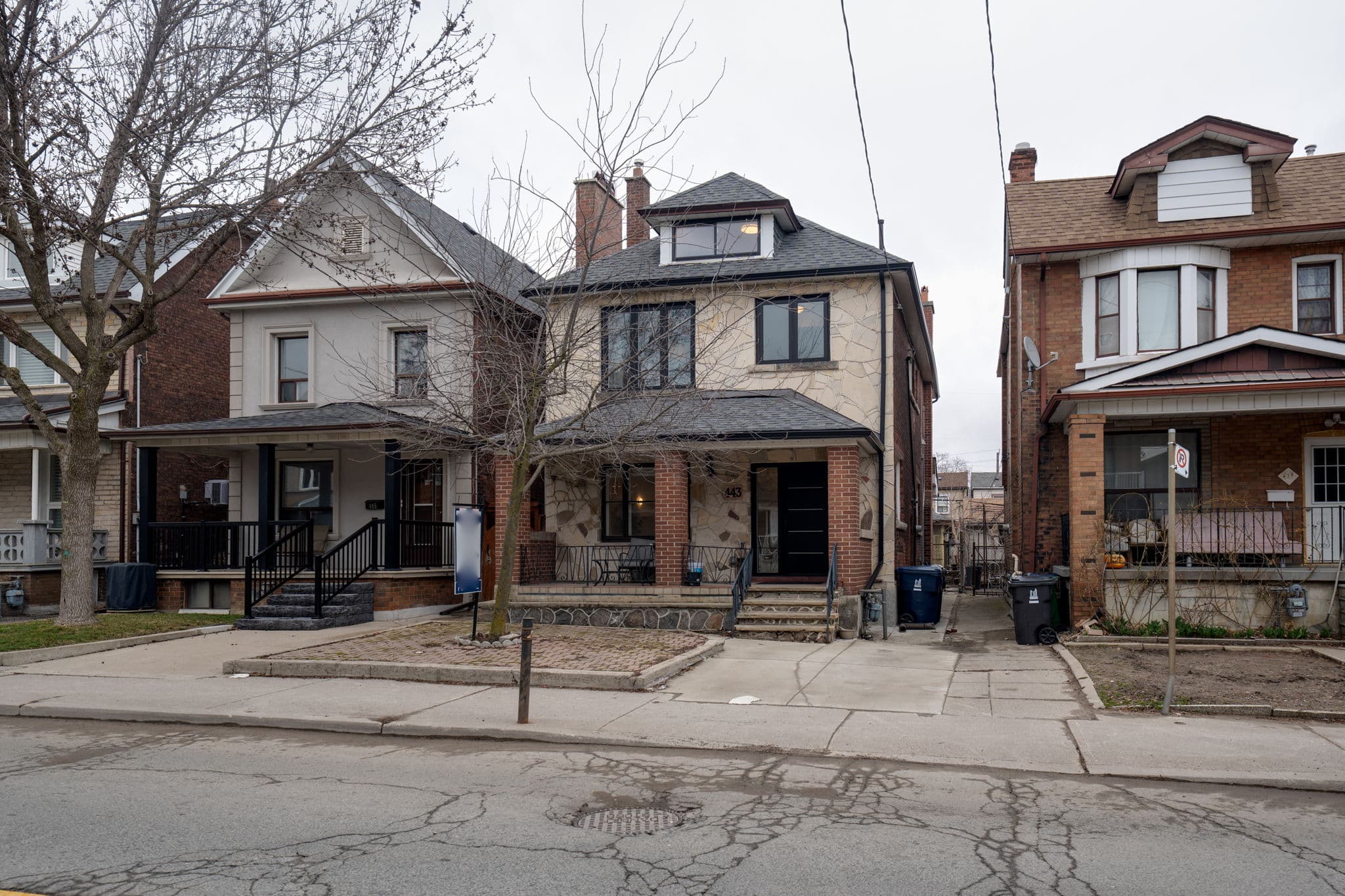 443 Symington Ave Toronto, ON M6N 2W4