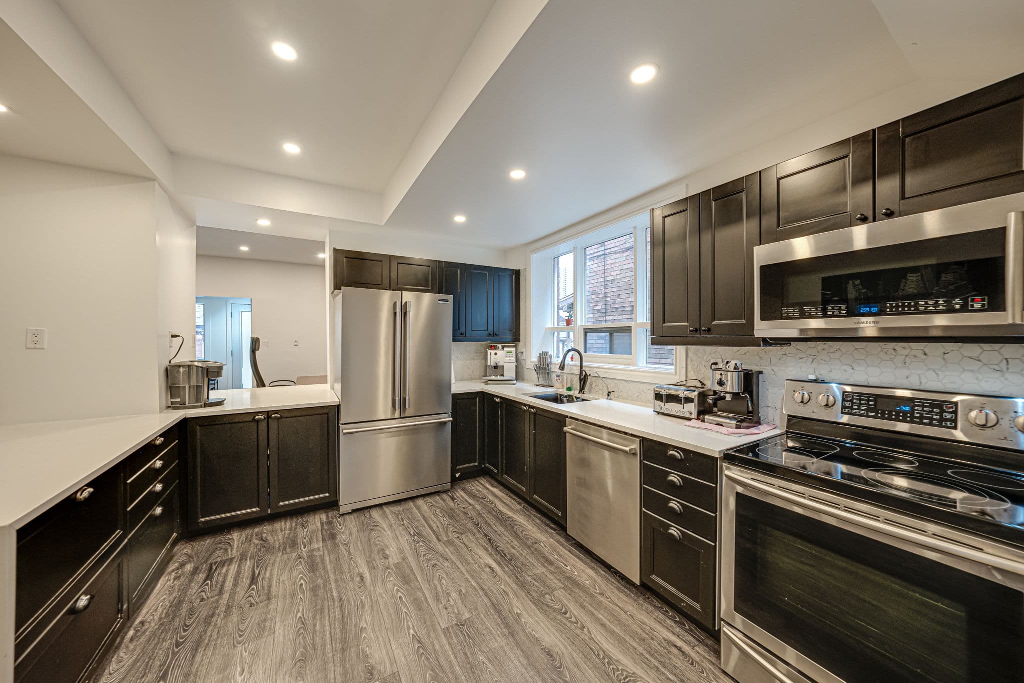 443 Symington Ave Toronto, ON M6N 2W4