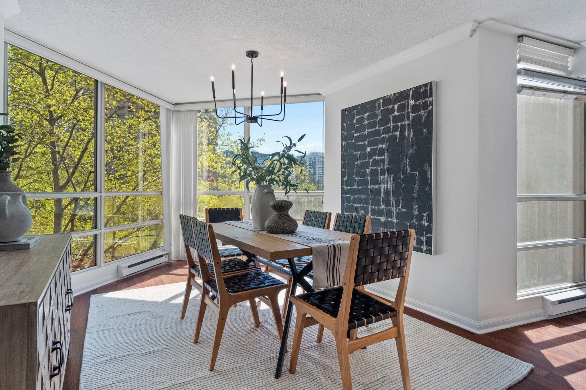 45 Kingsbridge Garden Cir 306 Mississauga, ON L5R 3K4