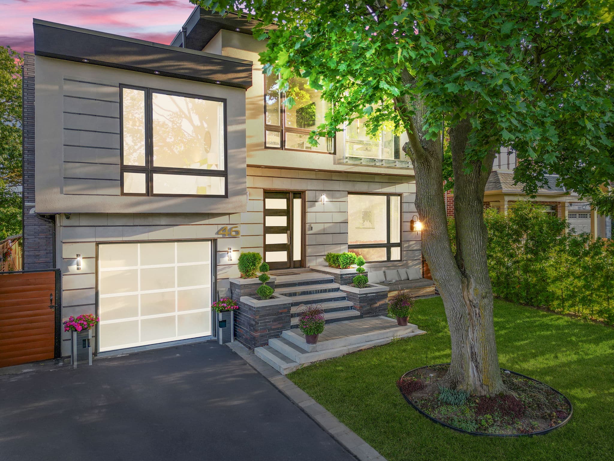 46 Ravenscrest Dr Toronto, ON M9B 5M7