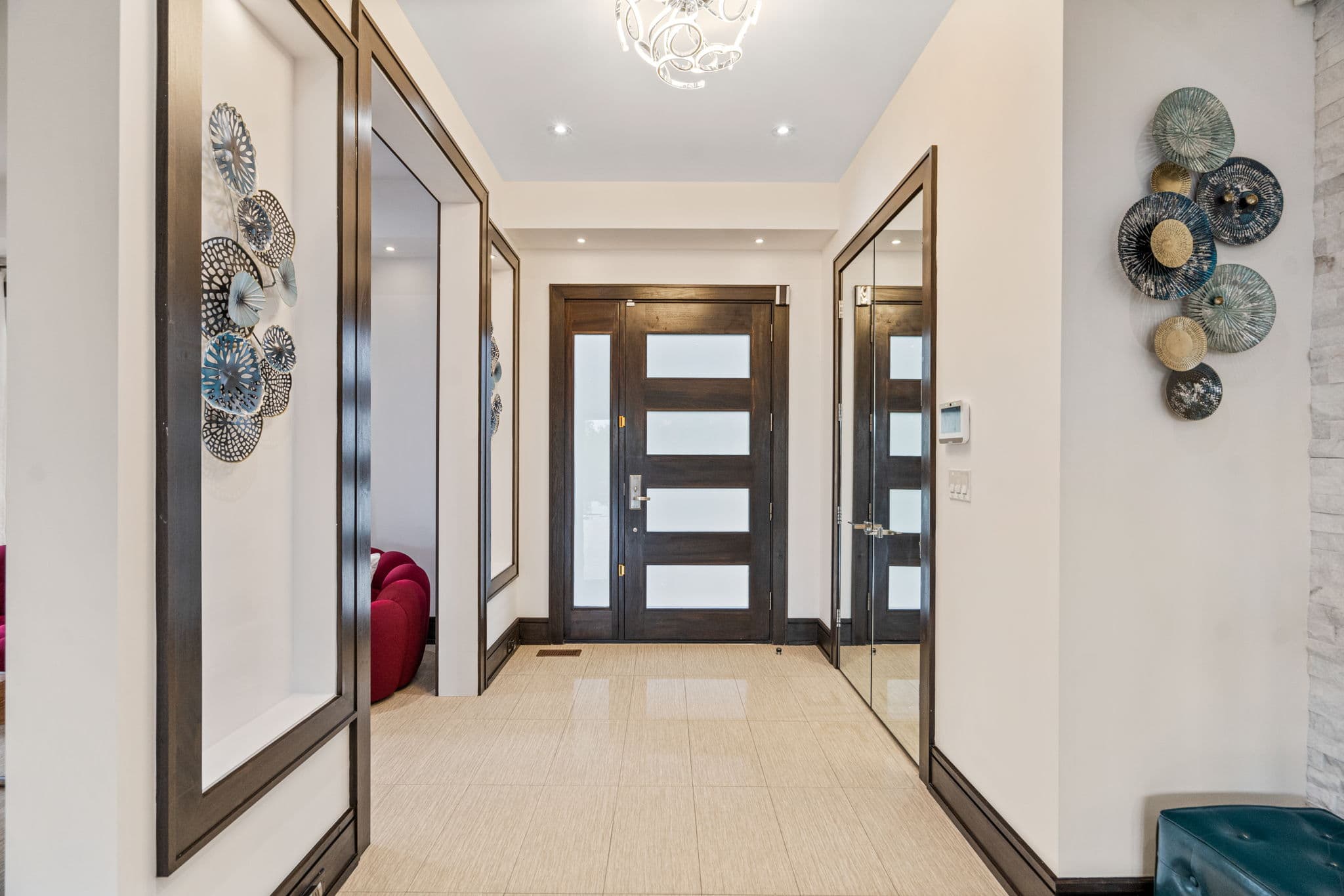 46 Ravenscrest Dr Toronto, ON M9B 5M7