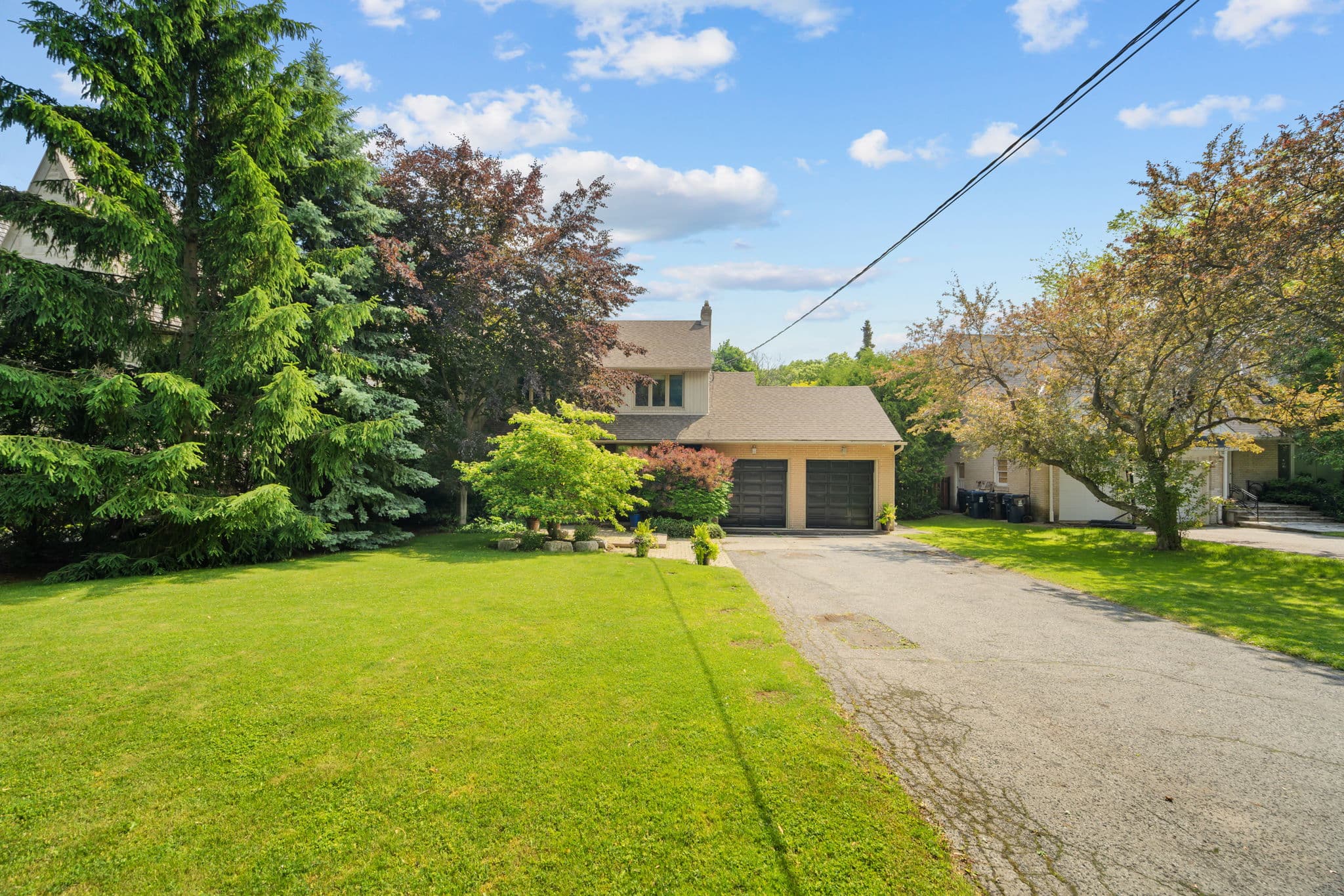 46 Sandringham Dr. Toronto, ON M5M 3G3