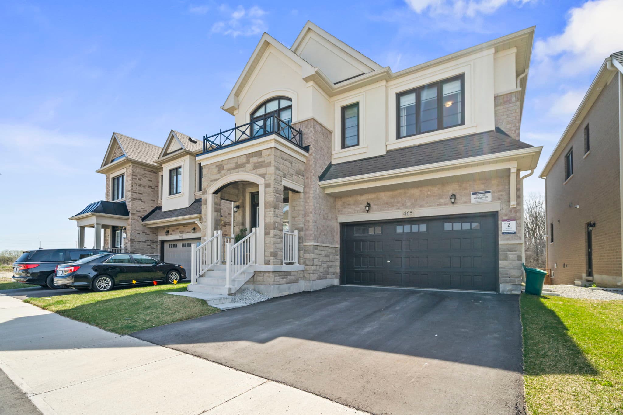 465 Thornborrow Ct Milton, ON L9T 2X5