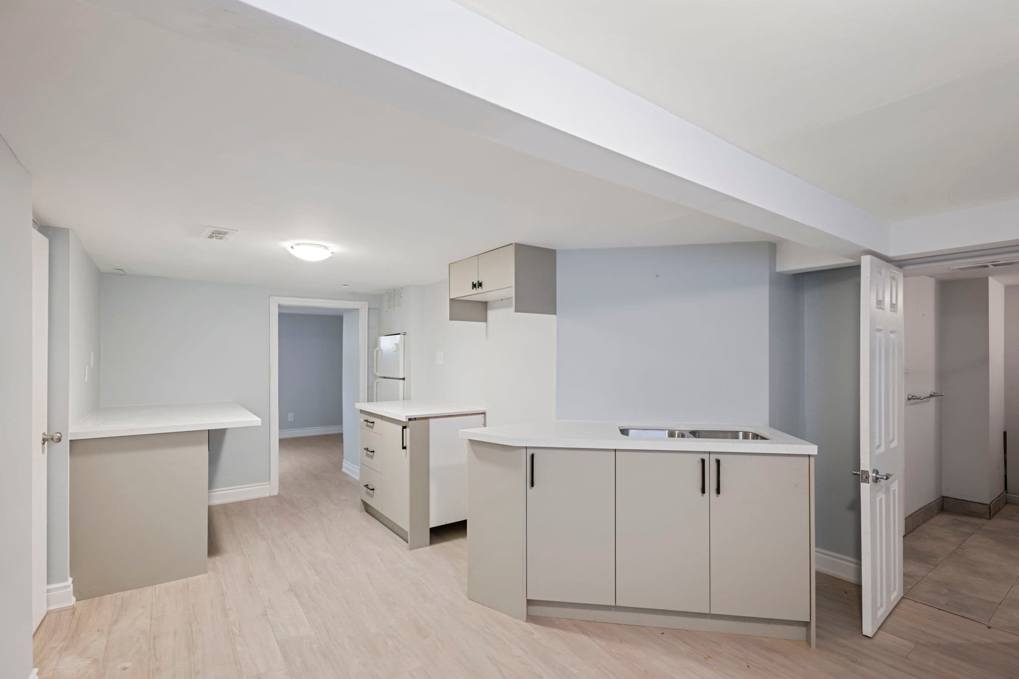 468 Oakwood Dr Pickering, ON L1W 2M7
