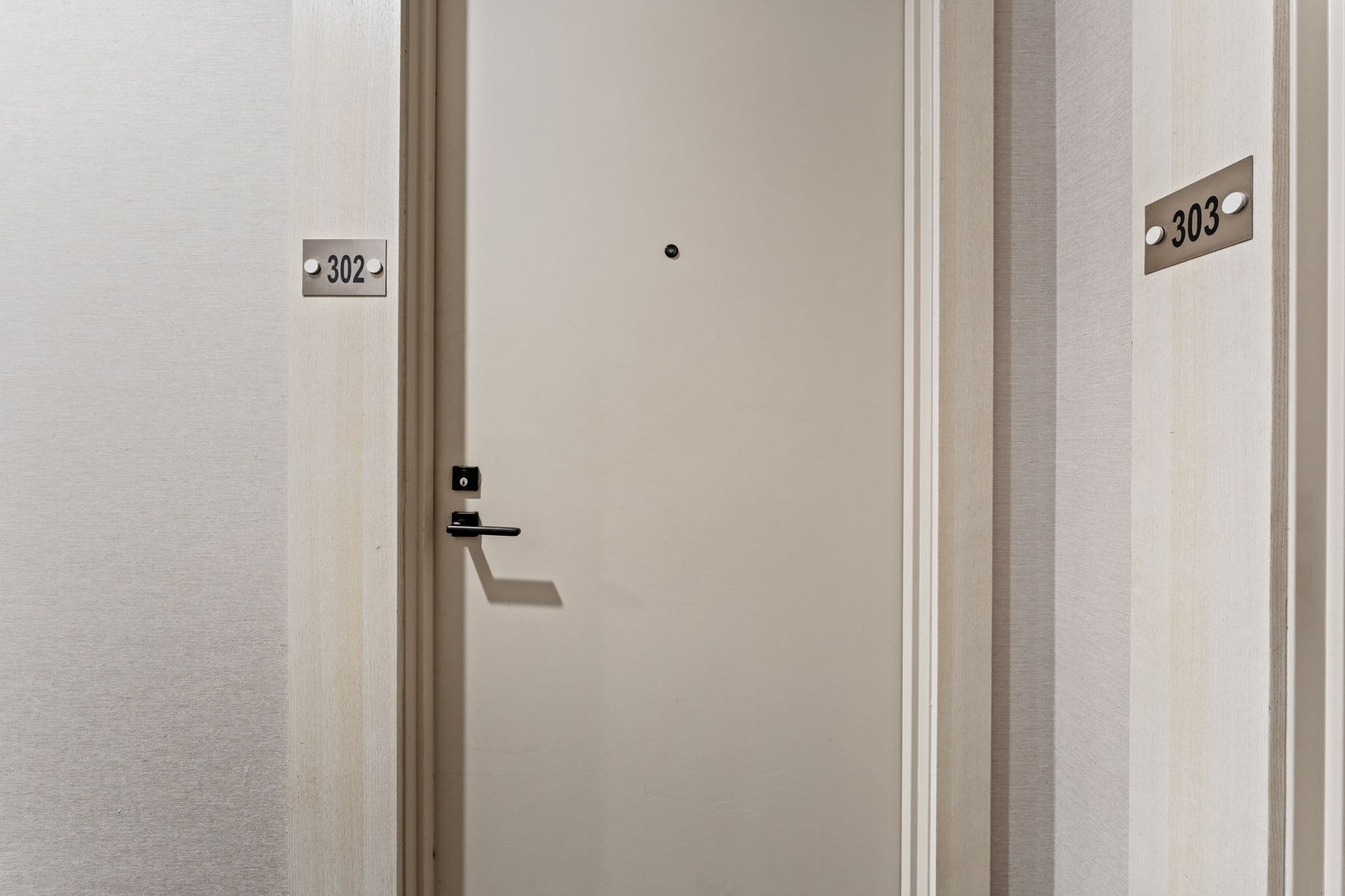 4699 Glen Erin Dr Unit 302 Mississauga, ON L5M 2E5