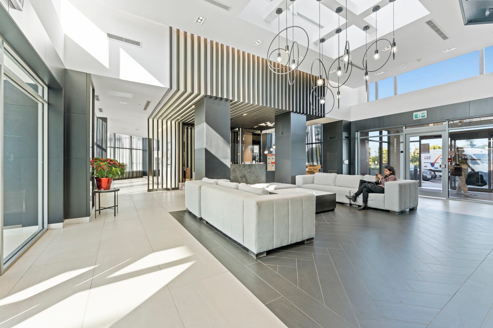 4699 Glen Erin Dr Unit 302 Mississauga, ON L5M 2E5