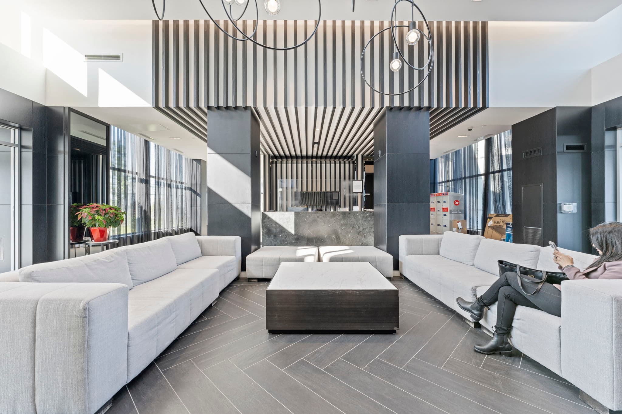 4699 Glen Erin Dr Unit 302 Mississauga, ON L5M 2E5