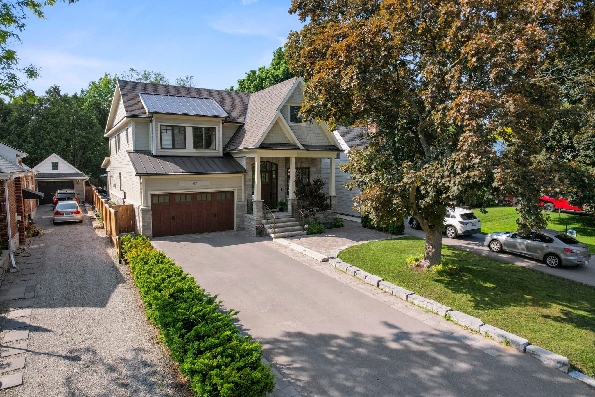 47 Park Ave E Burlington, ON L7T 1Y2