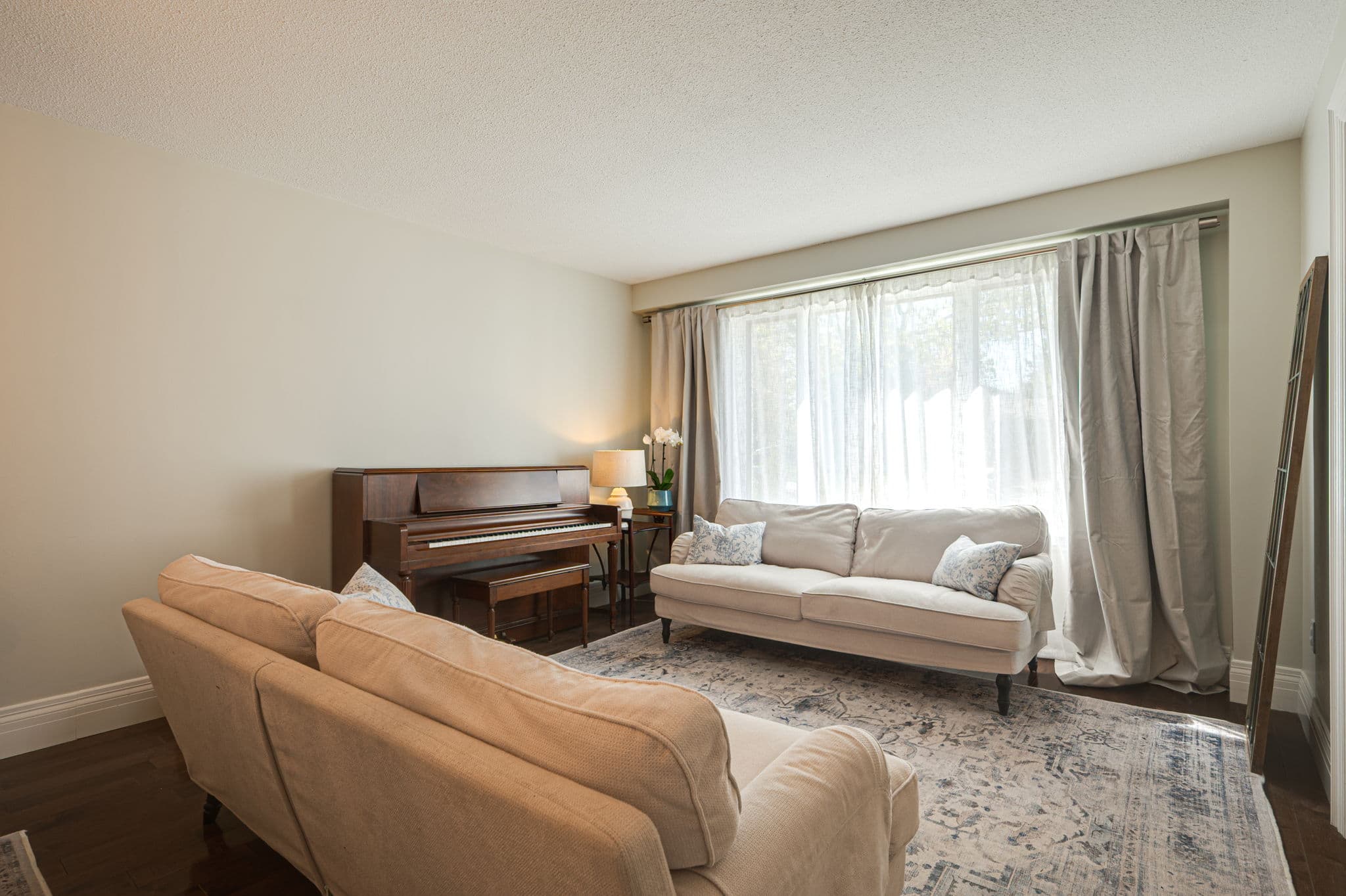 473 Dixon Blvd Newmarket, ON L3Y 5C9