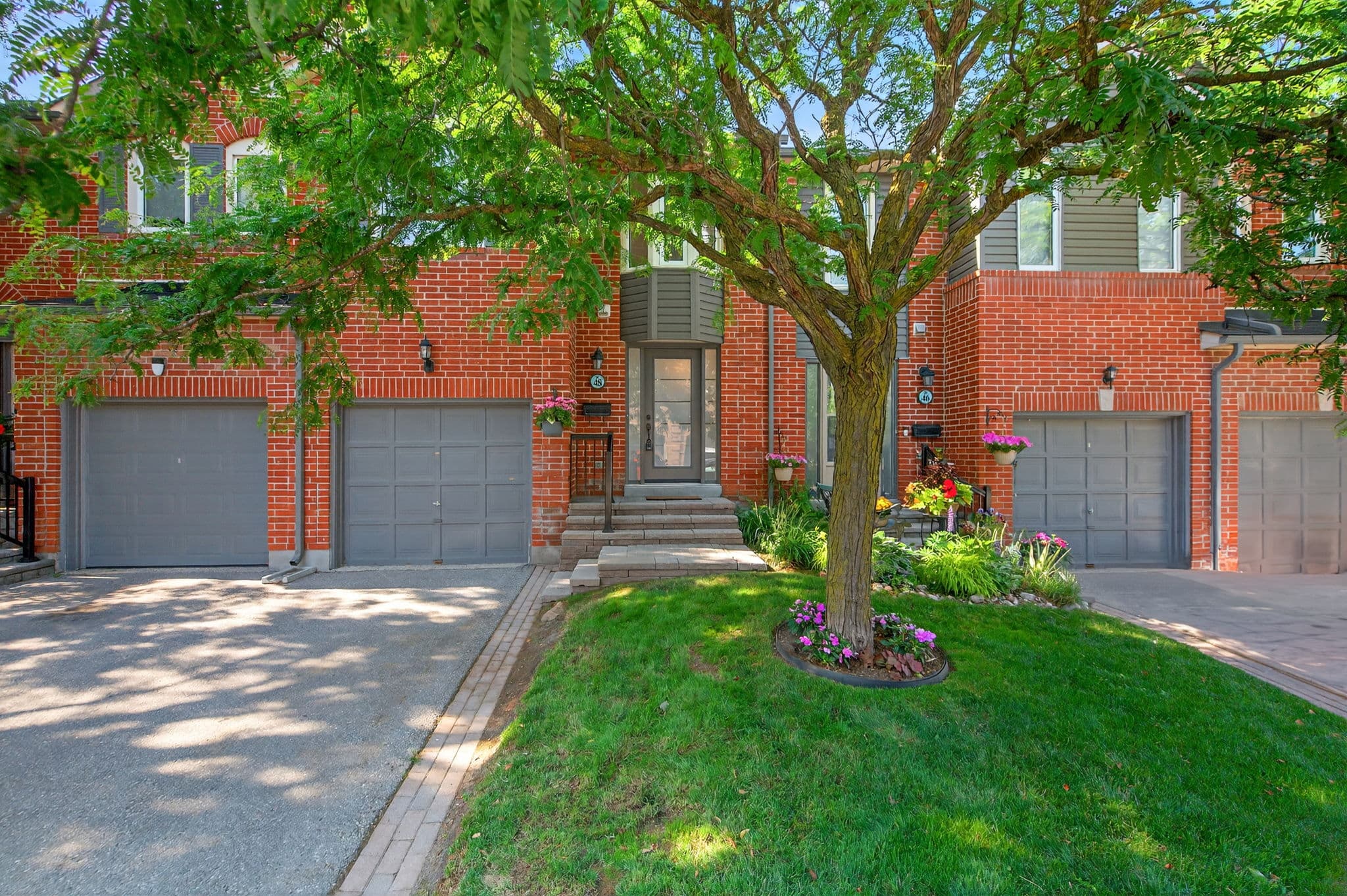 48 Beaumont Pl Vaughan, ON L4J 4X2