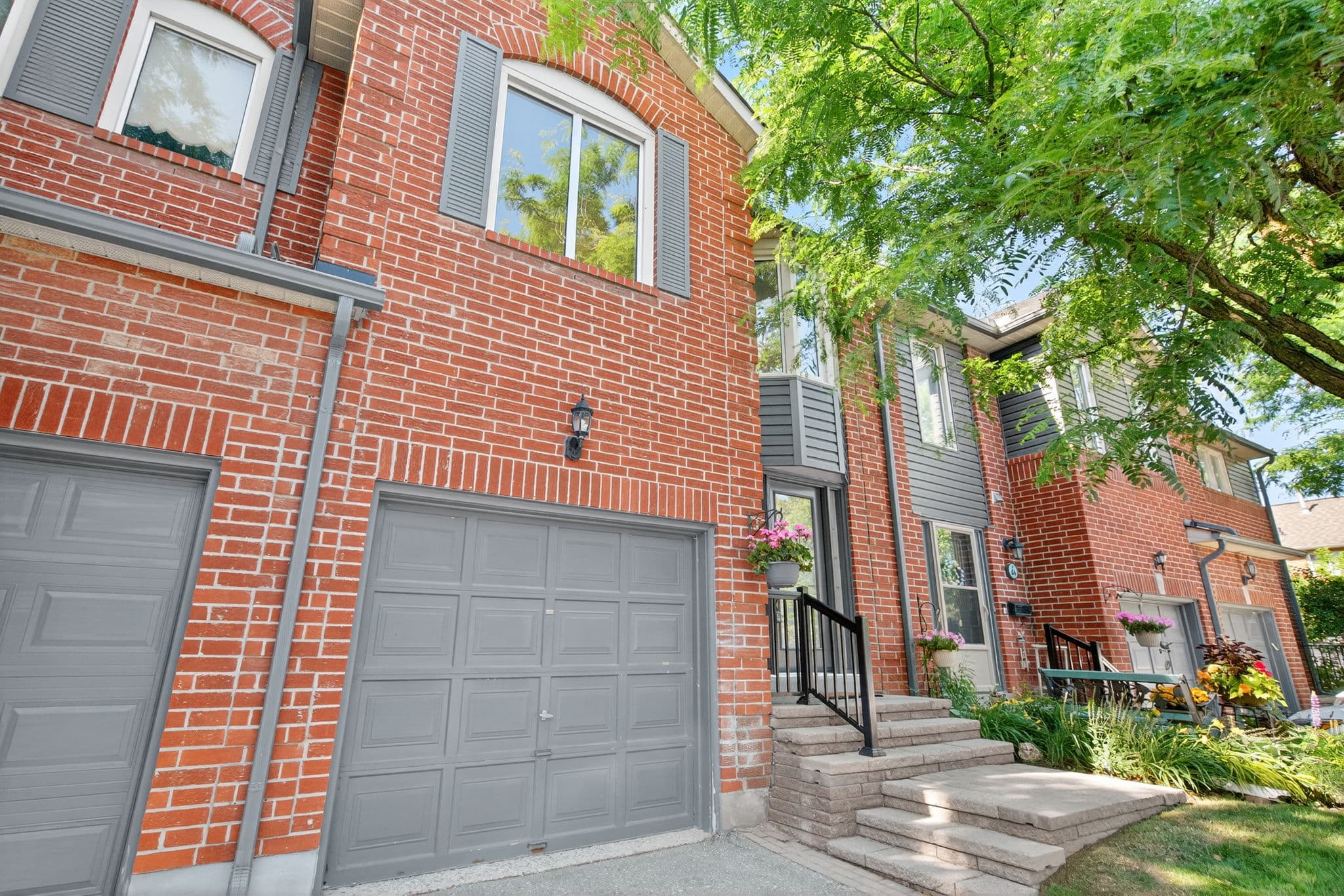 48 Beaumont Pl Vaughan, ON L4J 4X2