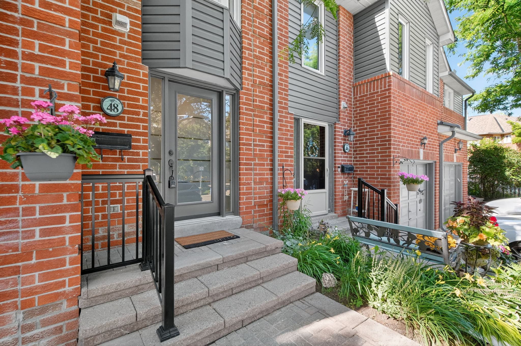 48 Beaumont Pl Vaughan, ON L4J 4X2