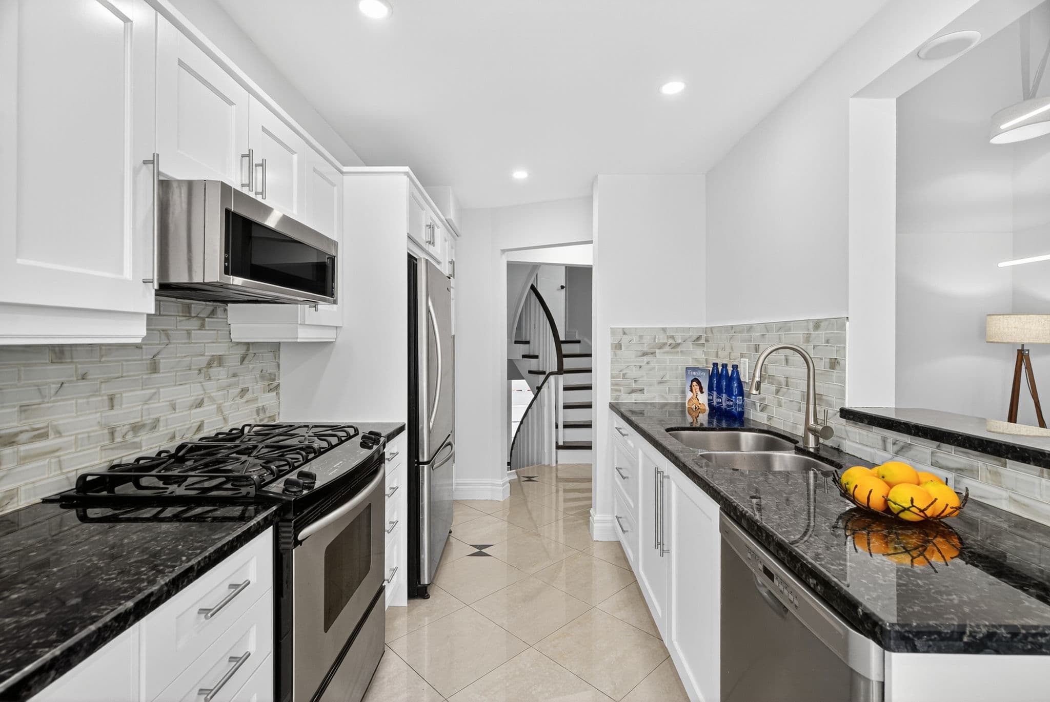 48 Beaumont Pl Vaughan, ON L4J 4X2