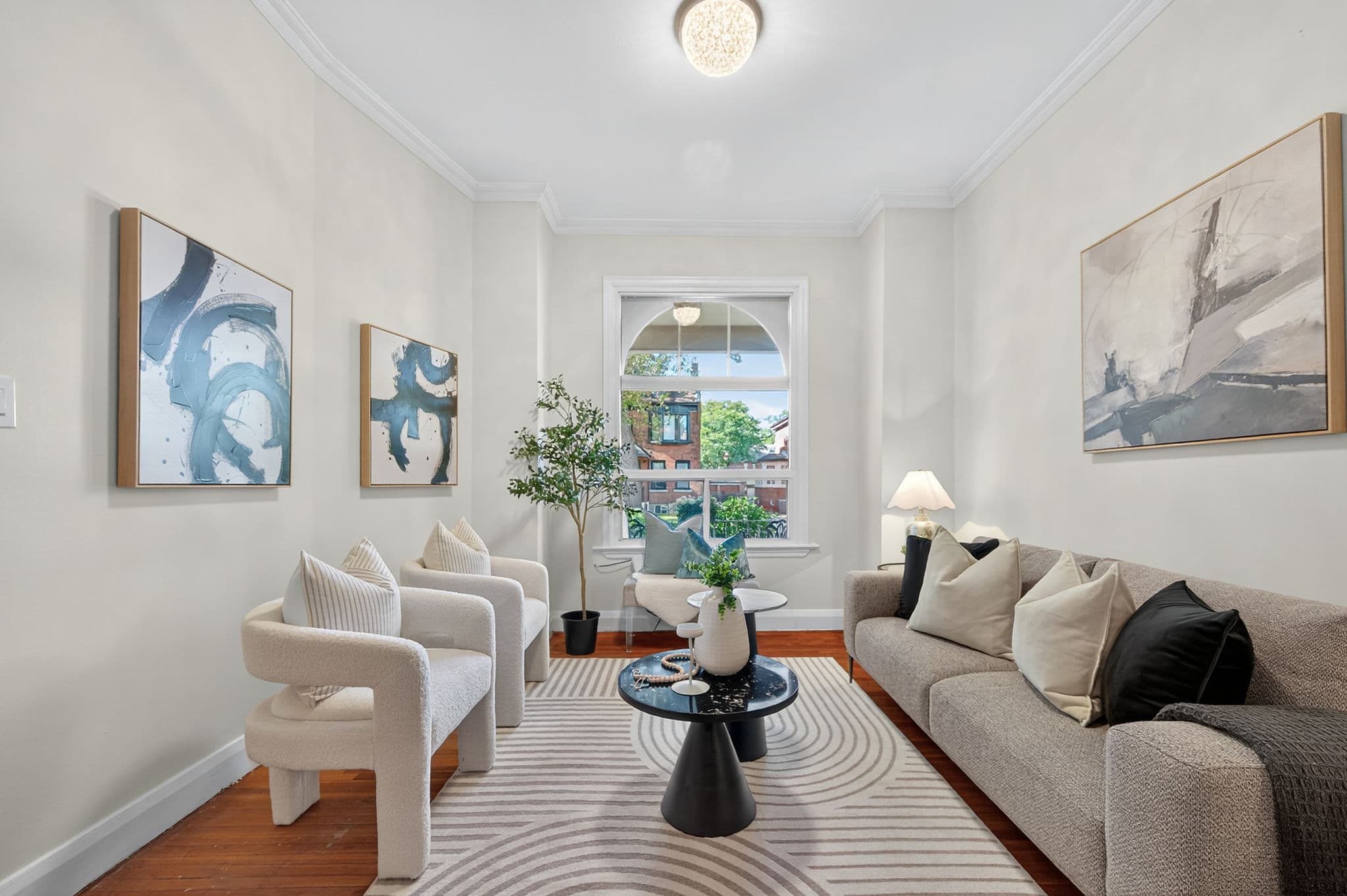 487 Clendenan Ave Toronto, ON M6P 2X7