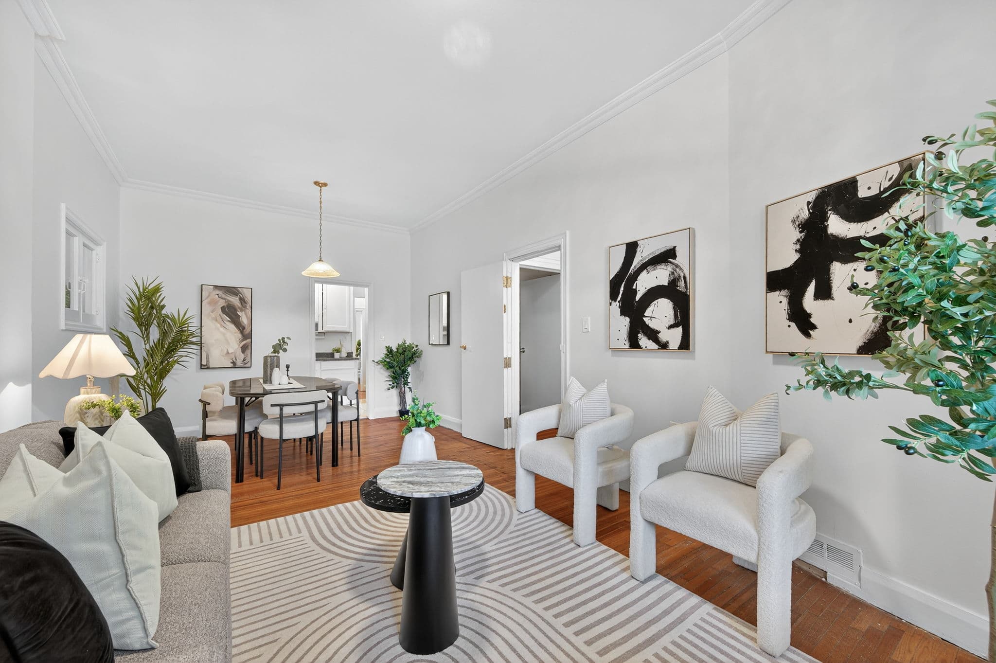 487 Clendenan Ave Toronto, ON M6P 2X7
