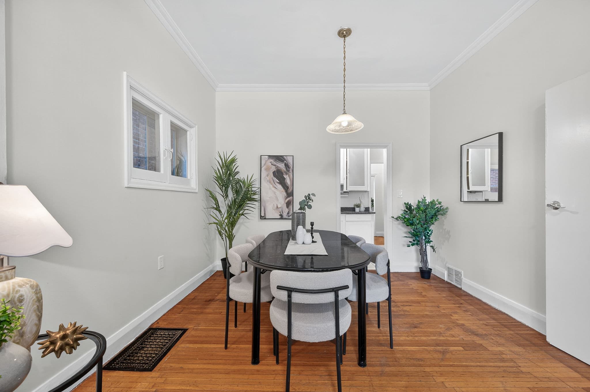 487 Clendenan Ave Toronto, ON M6P 2X7