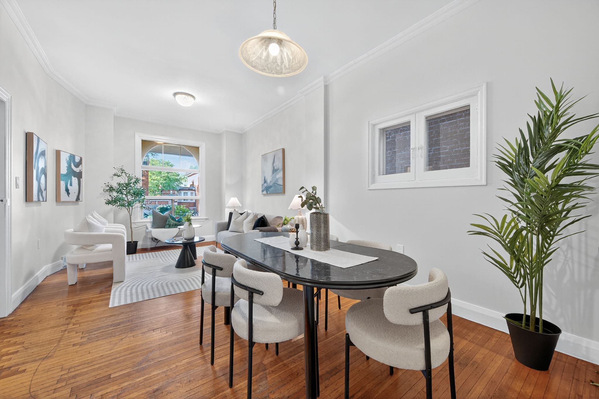487 Clendenan Ave Toronto, ON M6P 2X7