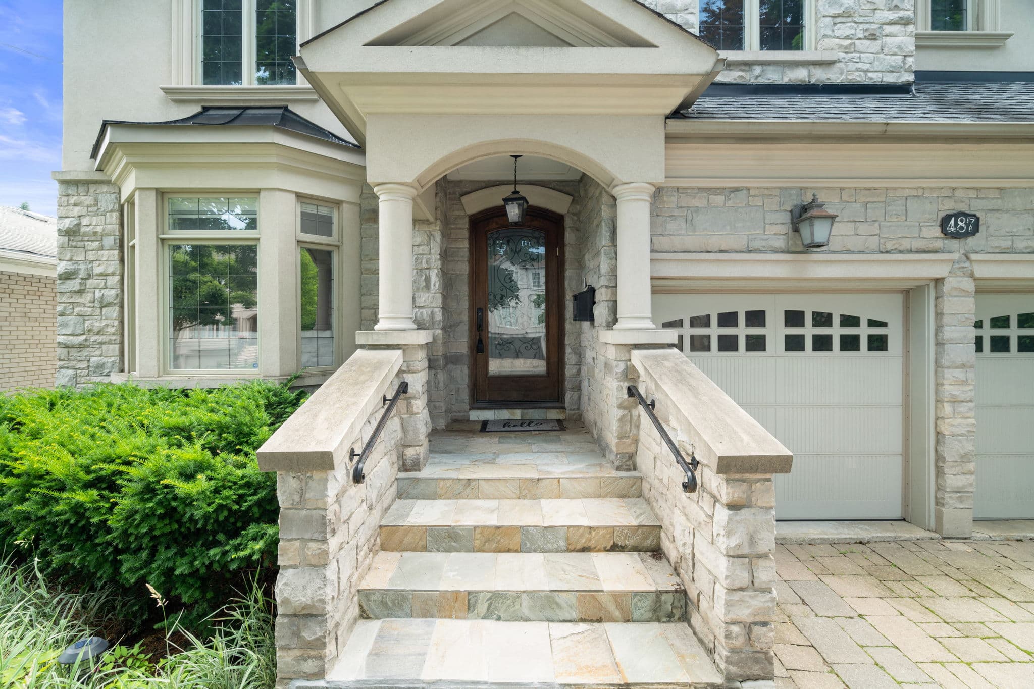 487 Glengarry Ave Toronto, ON M5M 1E9