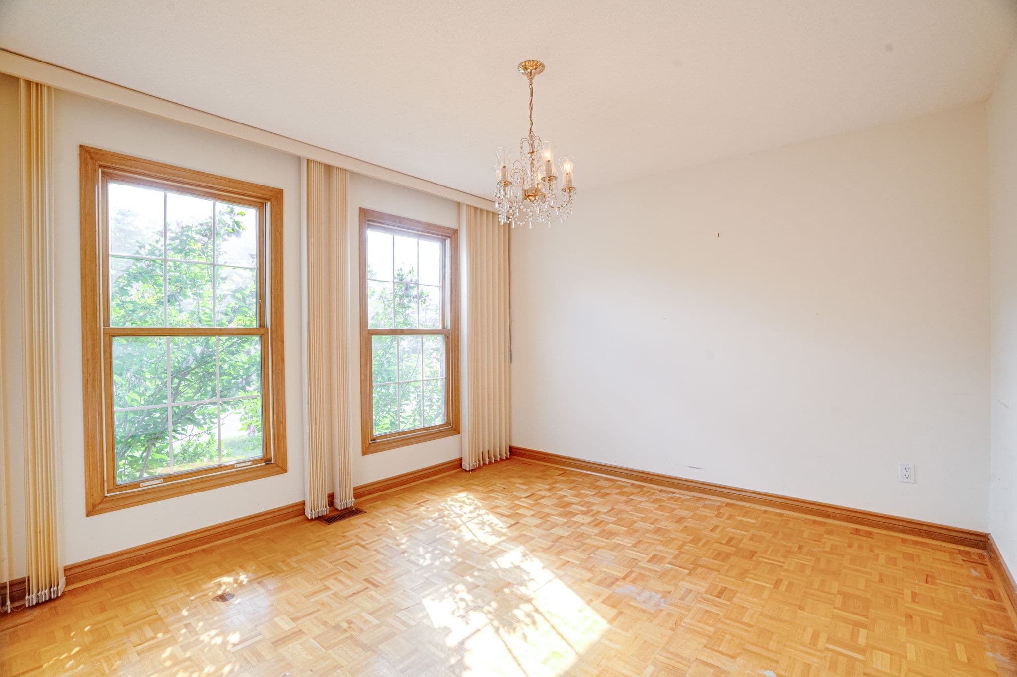 487 Palmer Ave Richmond Hill, ON L4B 3B9