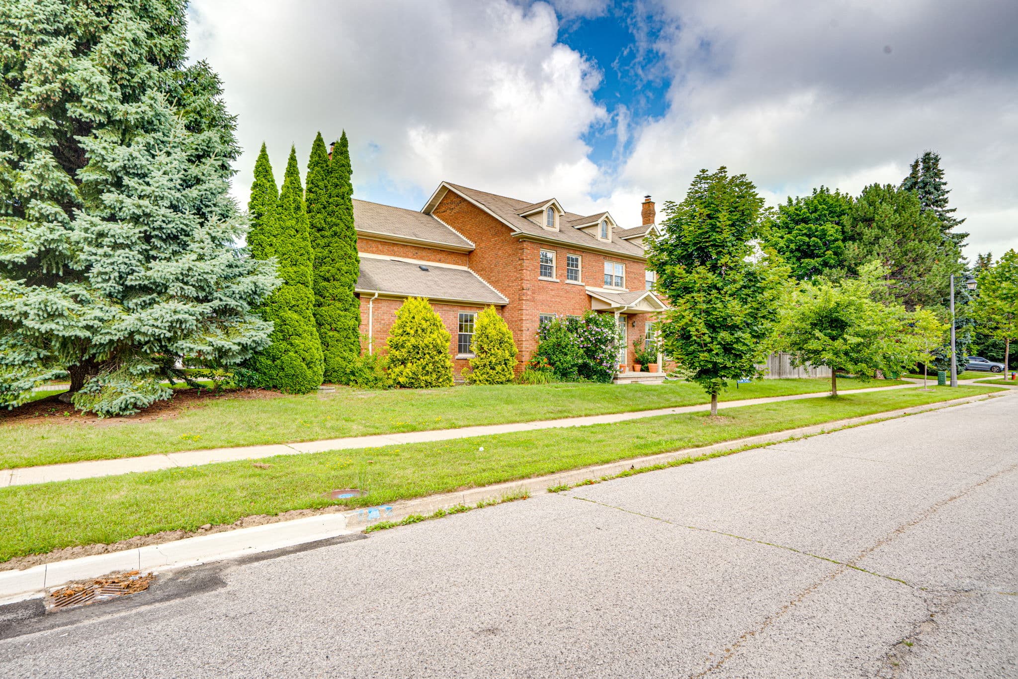 487 Palmer Ave Richmond Hill, ON L4B 3B9