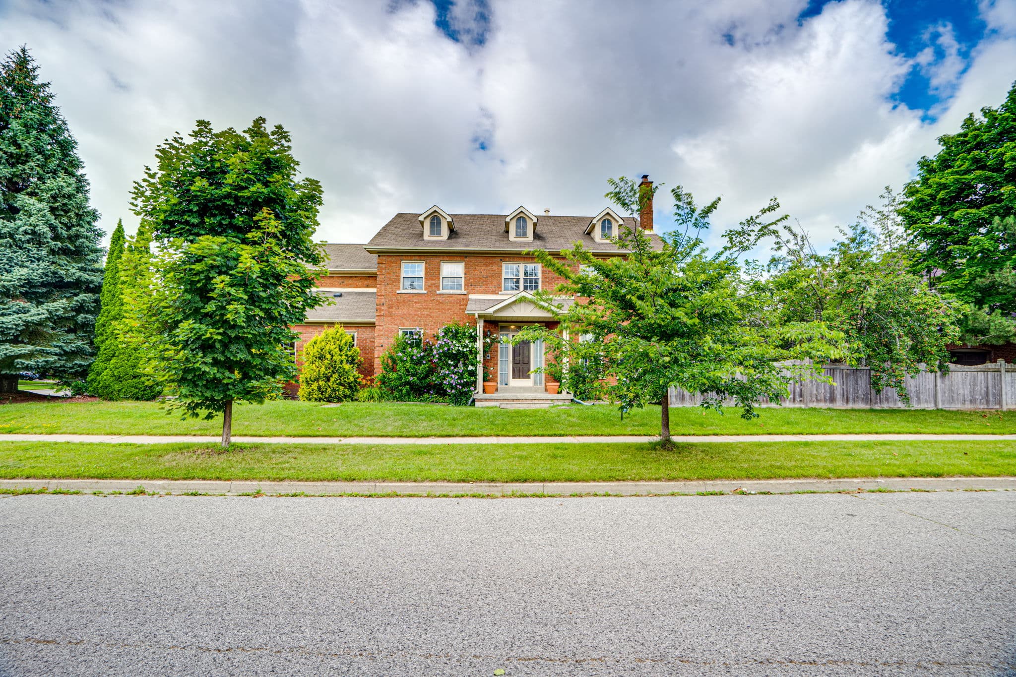 487 Palmer Ave Richmond Hill, ON L4B 3B9