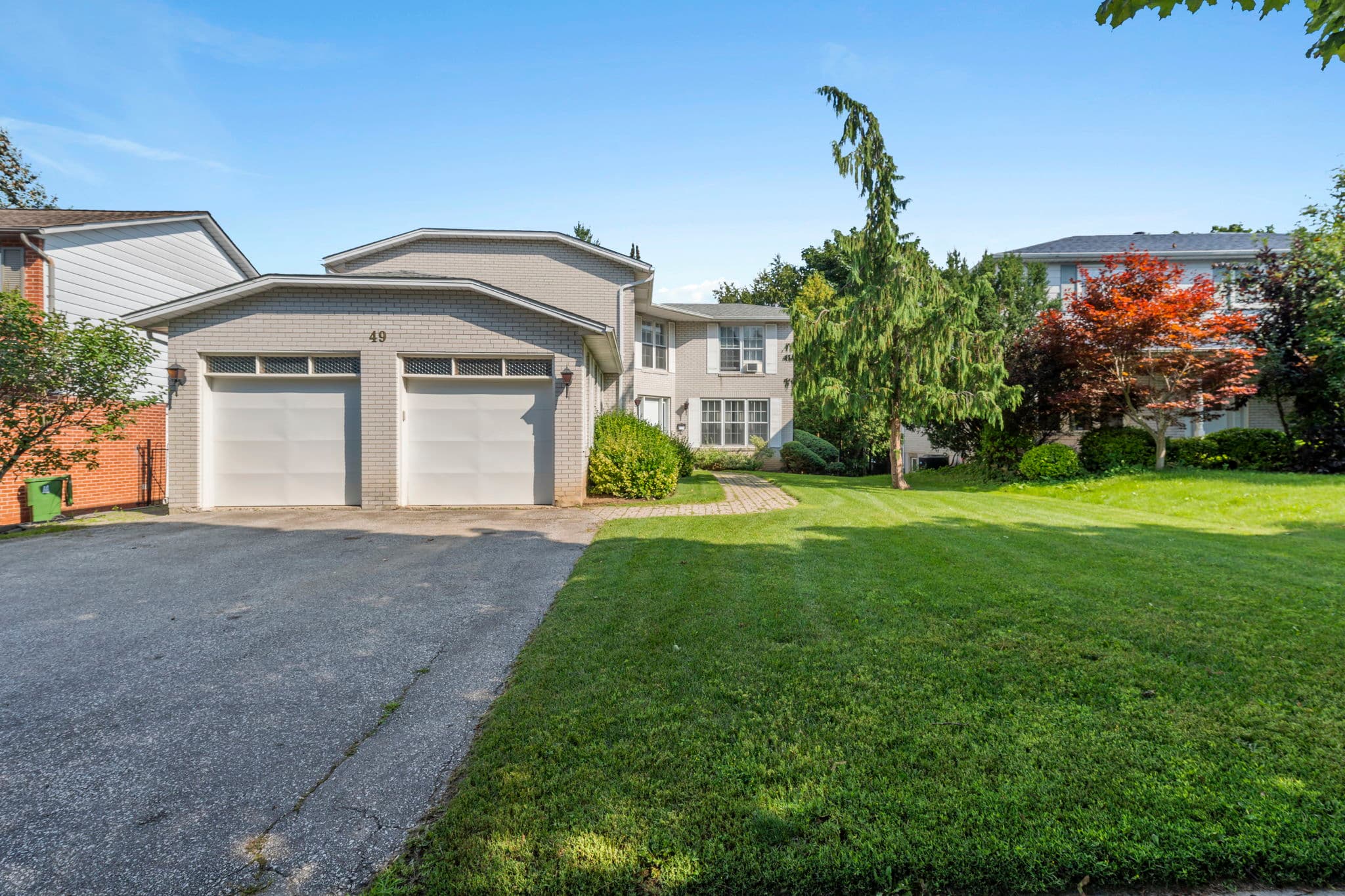 49 Abbeywood Trail Toronto, ON M3B 3B4