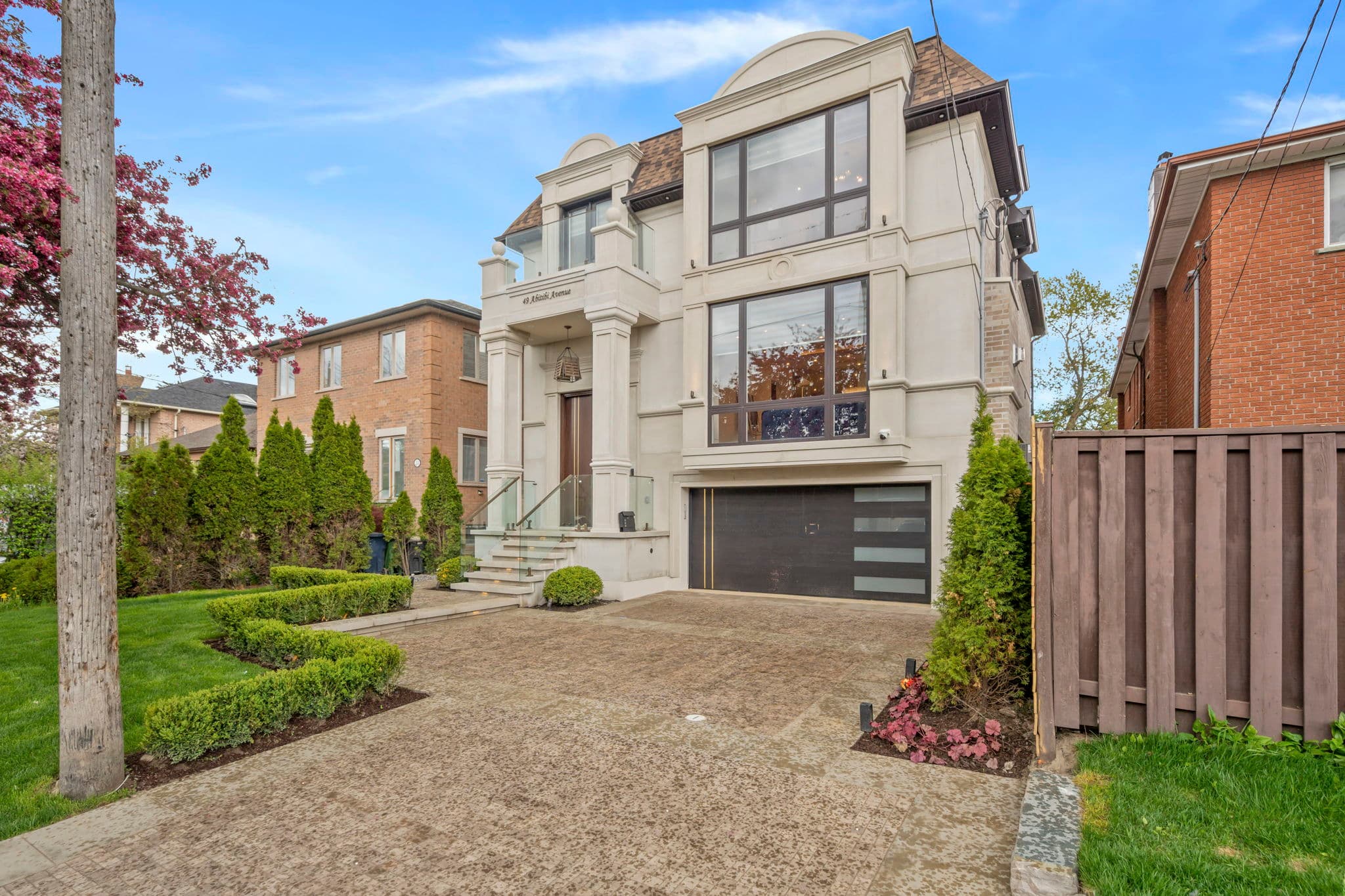 49 Abitibi Ave Toronto, ON M2M 2V3