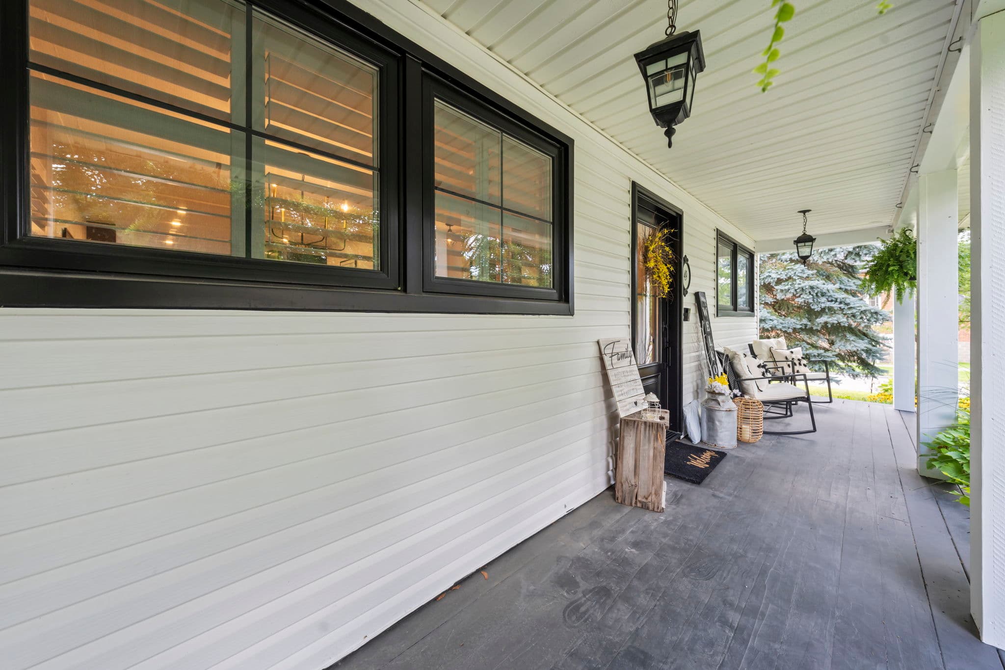 49 Cassels Rd E Whitby, ON L1M 1A4