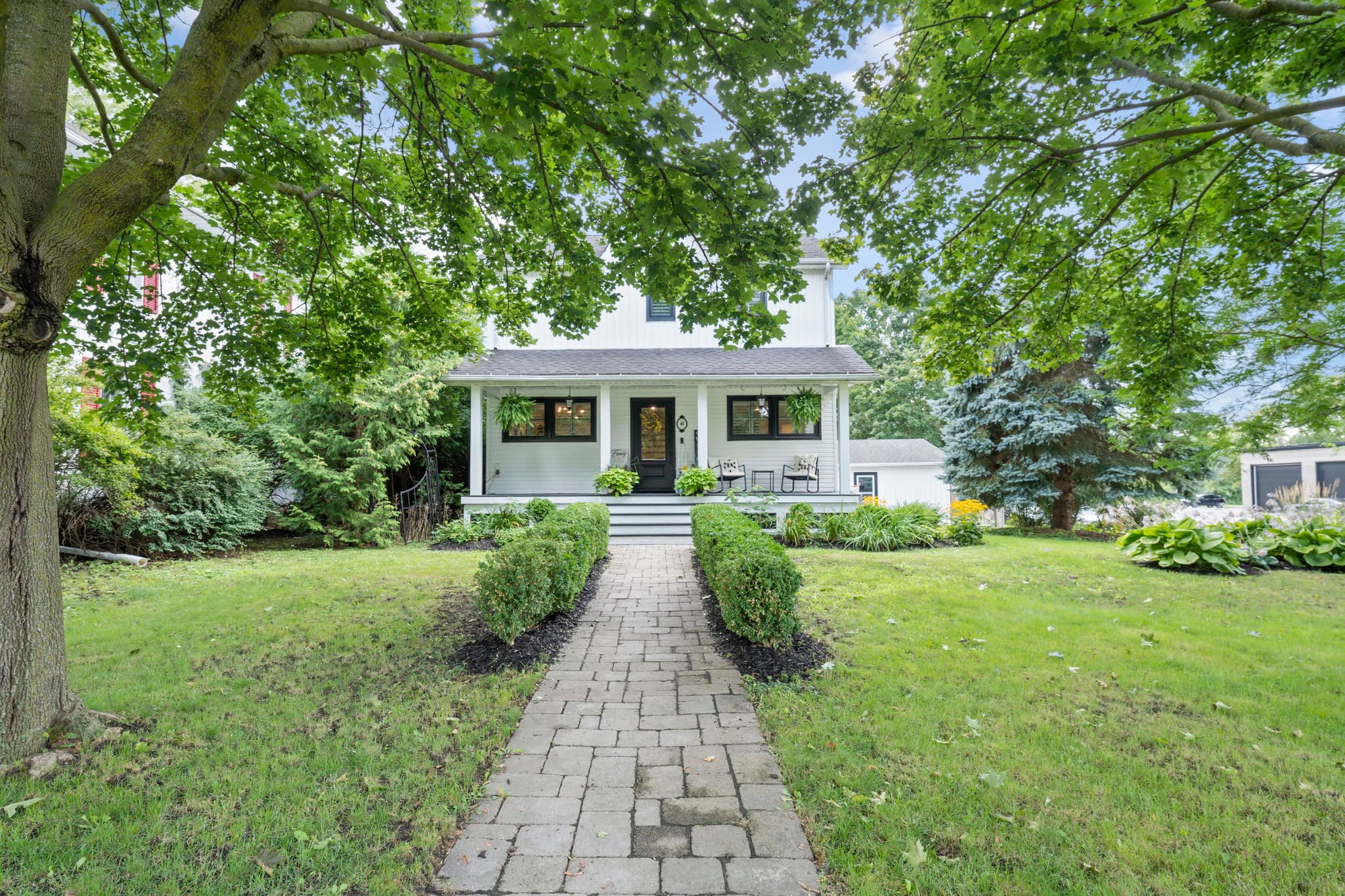 49 Cassels Rd E Whitby, ON L1M 1A4