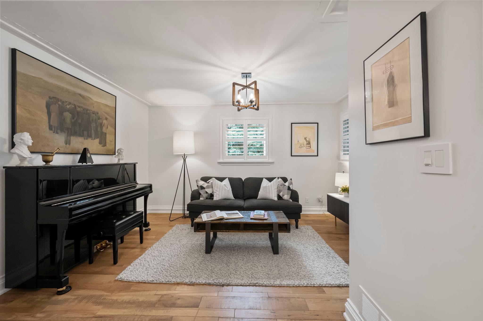 49 Cassels Rd E Whitby, ON L1M 1A4