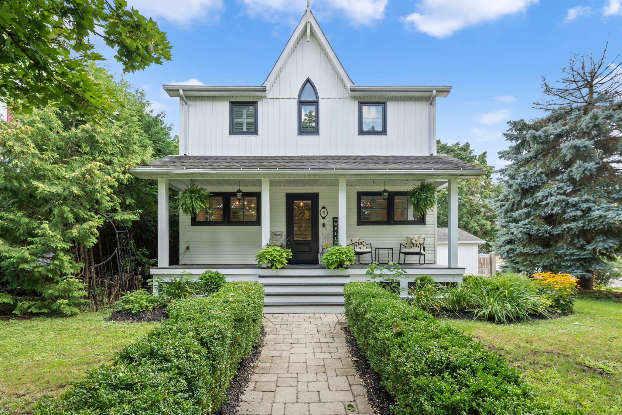 49 Cassels Rd E Whitby, ON L1M 1A4
