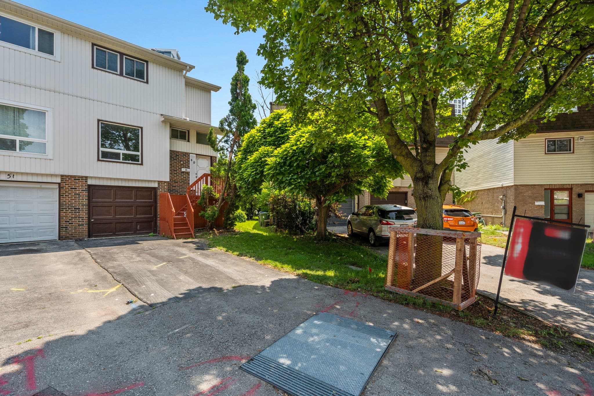 49 Snapdragon Dr Toronto, ON M2J 4X5