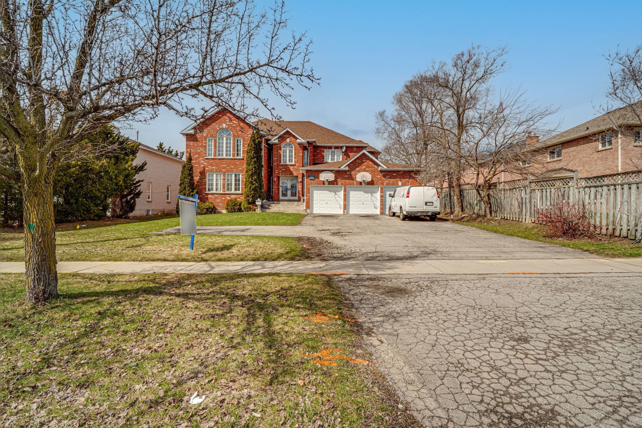 490 Elgin Mills Rd W Richmond Hill, ON L4C 4M2