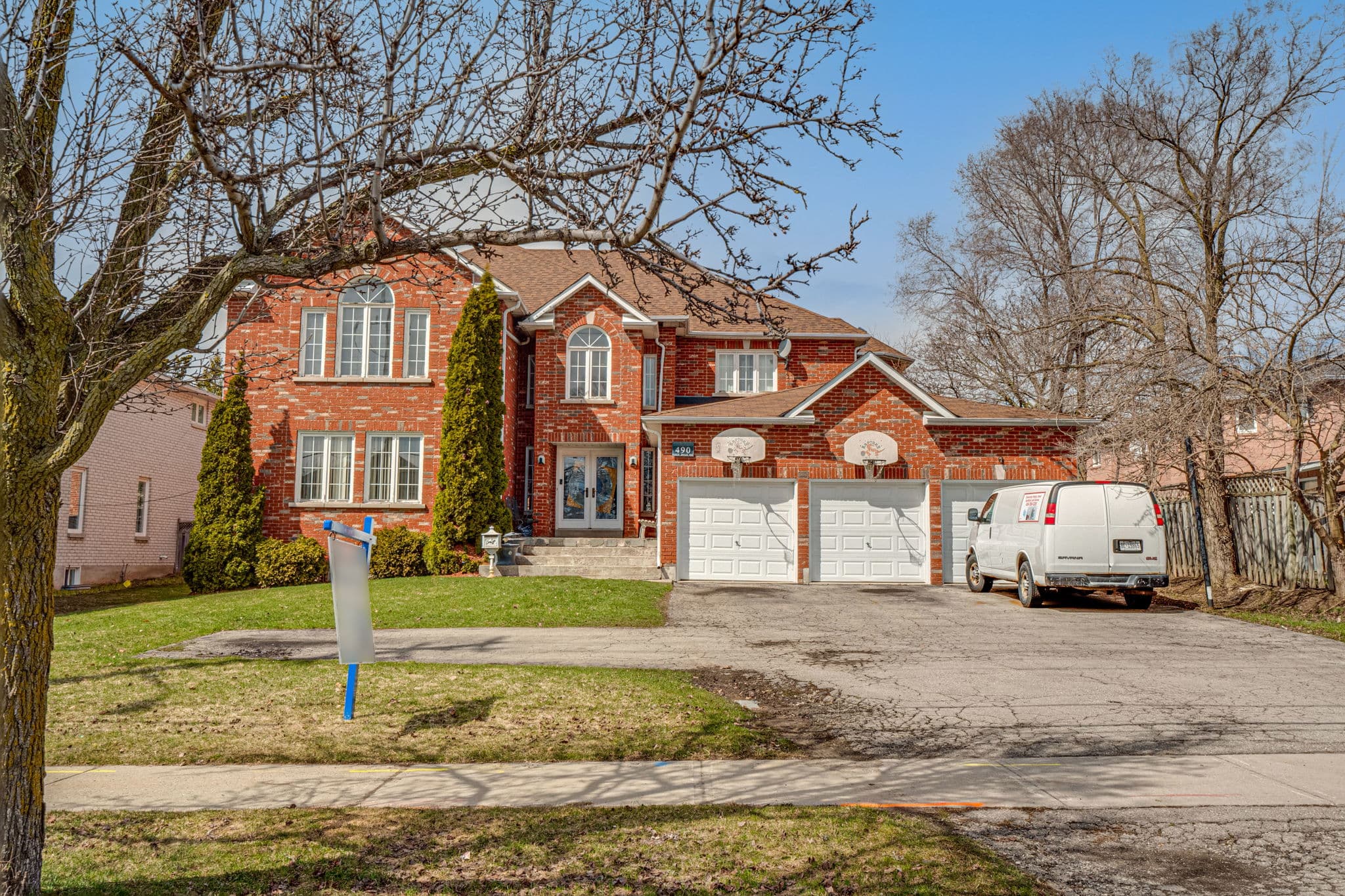 490 Elgin Mills Rd W Richmond Hill, ON L4C 4M2
