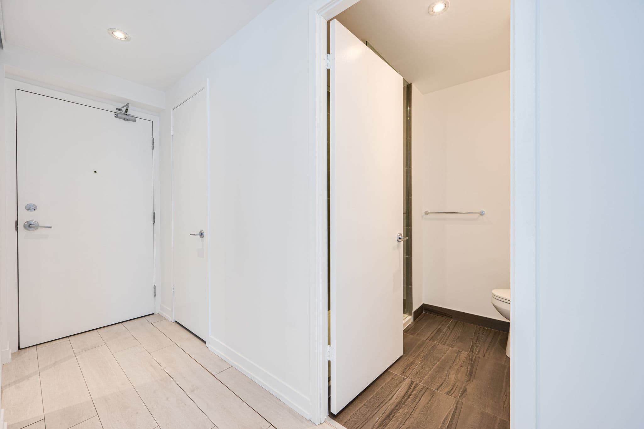 5 Buttermill Ave. Unit 1506 Vaughan, ON L4K 0J5