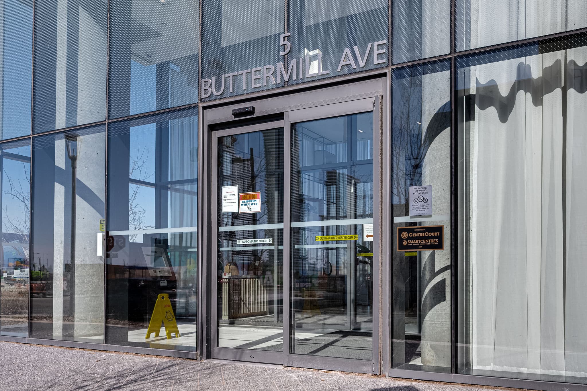 5 Buttermill Ave. Unit 1506 Vaughan, ON L4K 0J5
