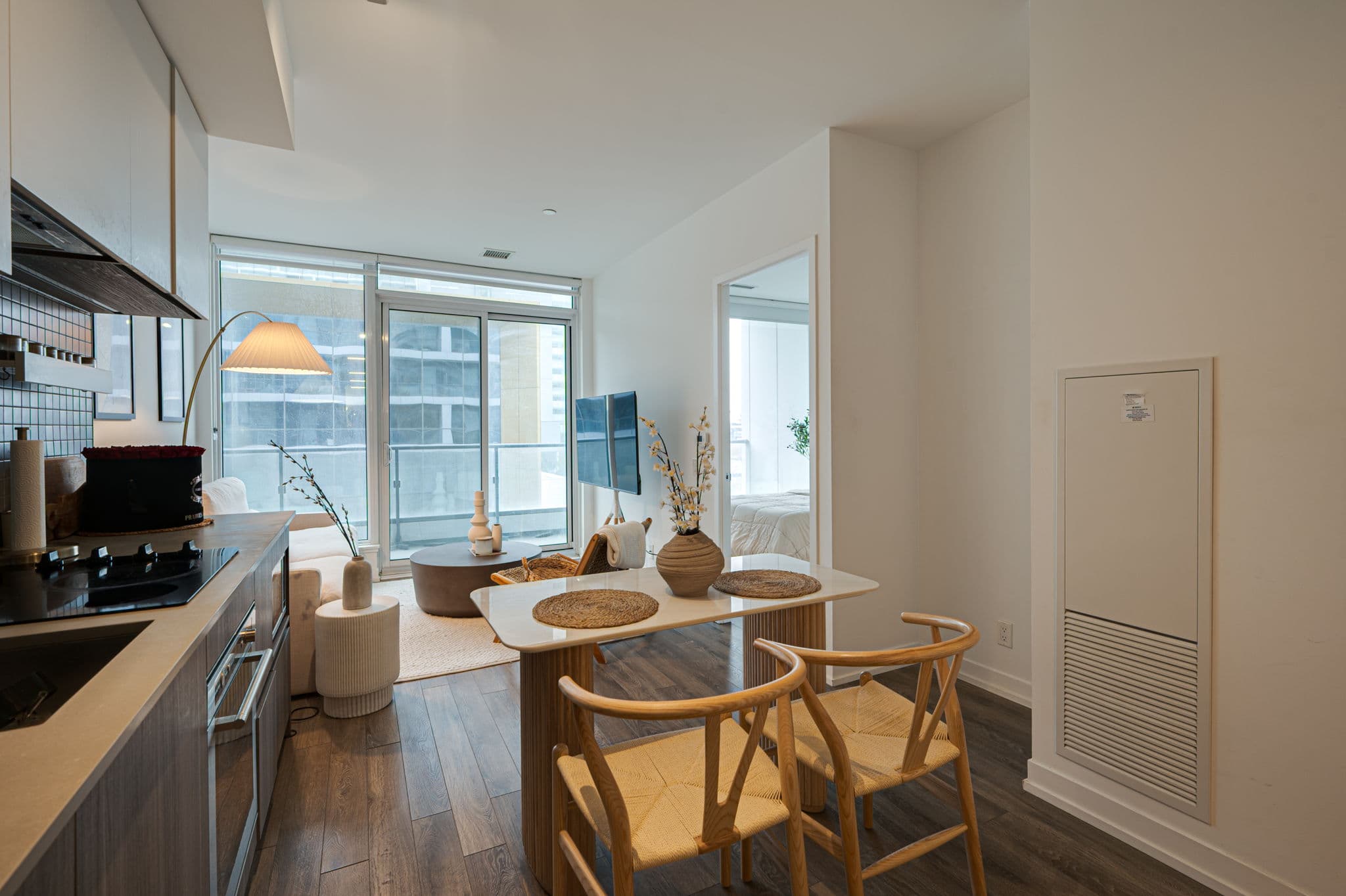5 Buttermill Ave. Unit 306 Vaughan, ON L5W 1B6