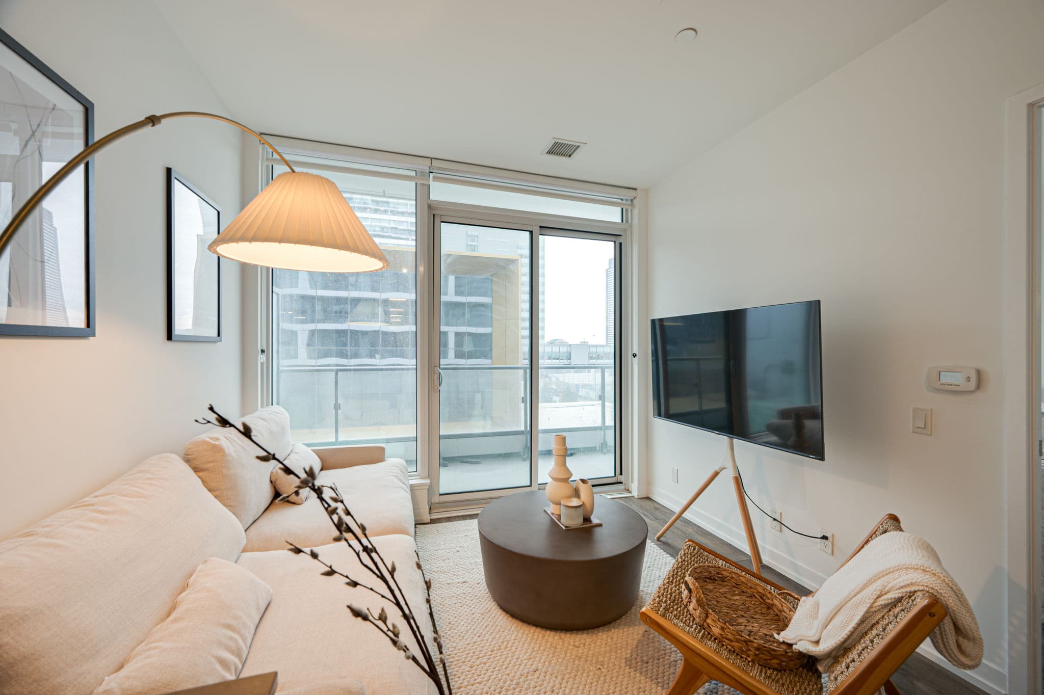 5 Buttermill Ave. Unit 306 Vaughan, ON L5W 1B6