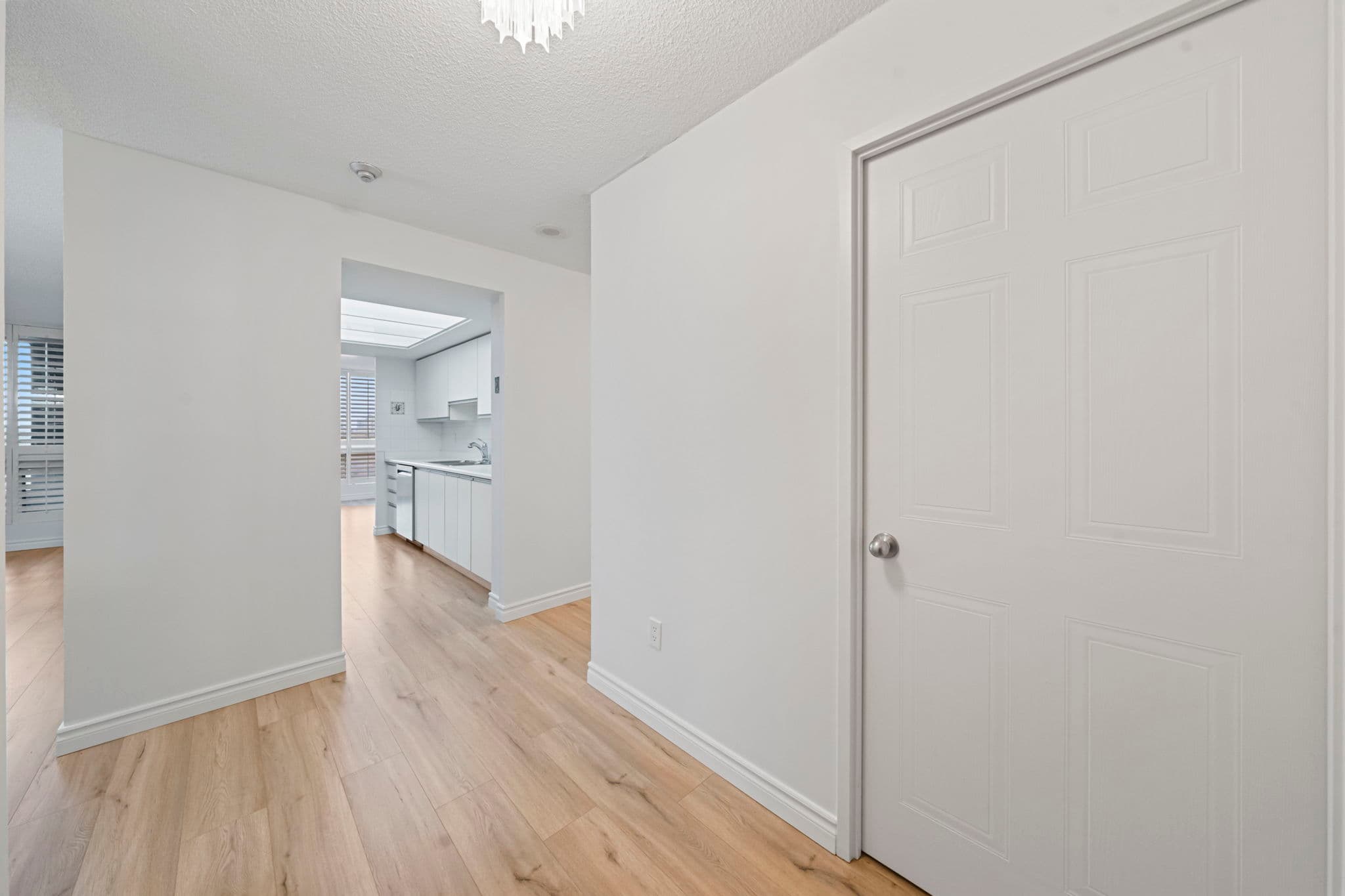 5 Kenneth Ave Unit 908 Toronto, ON M2N 6M7