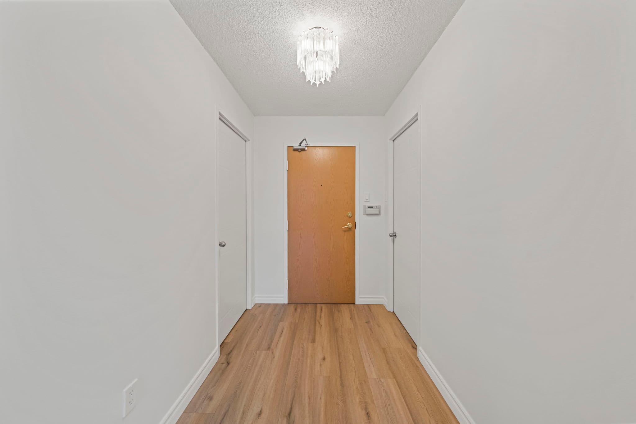 5 Kenneth Ave Unit 908 Toronto, ON M2N 6M7